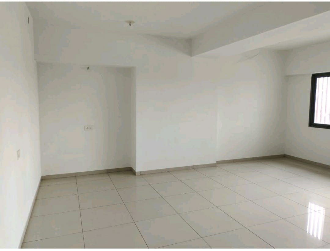 Office 950 Sq. Ft. Commercial Office for Rent in Ashram Road Ahmedabad - Media 3