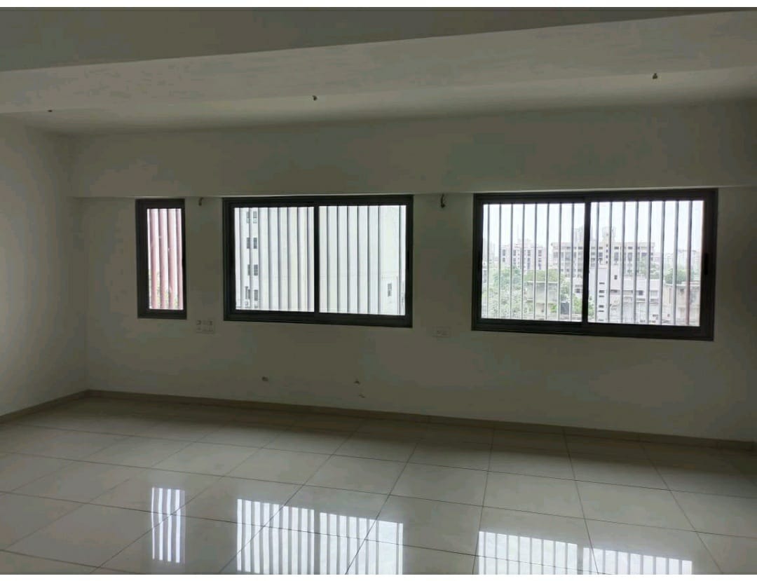 Office 950 Sq. Ft. Commercial Office for Rent in Ashram Road Ahmedabad - Media 4