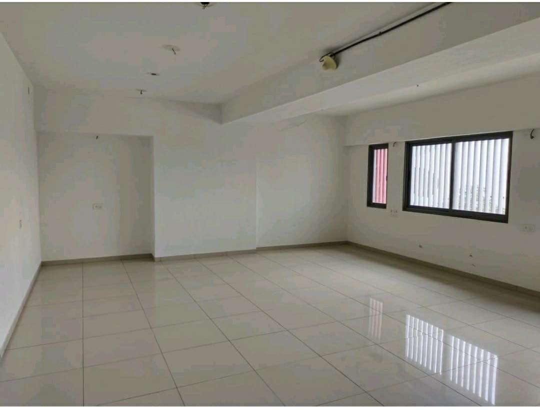 Office 950 Sq. Ft. Commercial Office for Rent in Ashram Road Ahmedabad - Media 6
