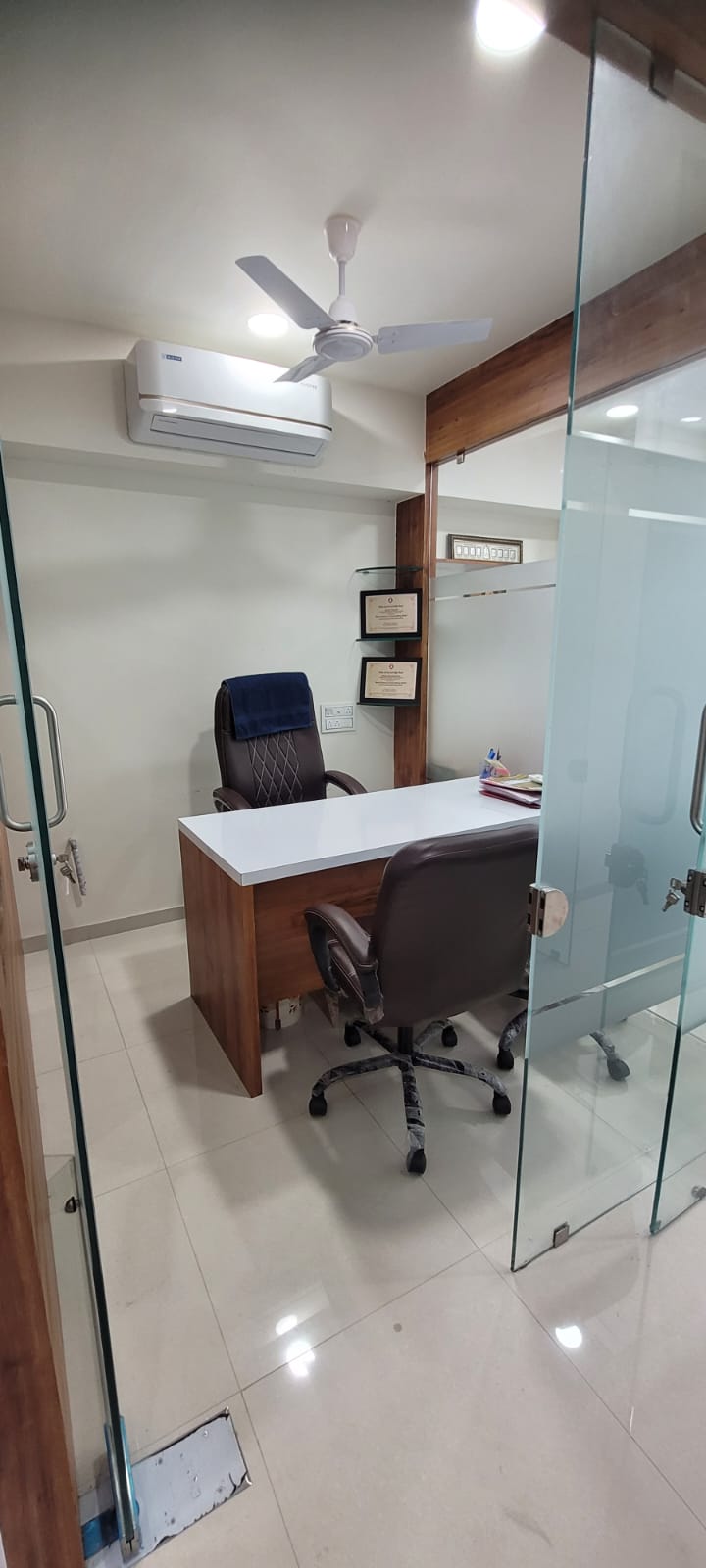 762 Sq. Ft. Commercial Office for Rent in Sola Ahmedabad - Media 6