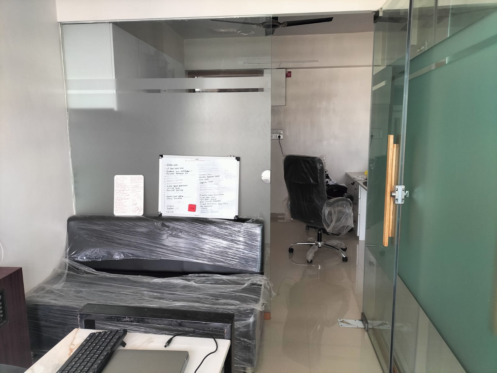 511 Sq. Ft. Commercial Office for Rent in Prahladnagar Ahmedabad - Media 2