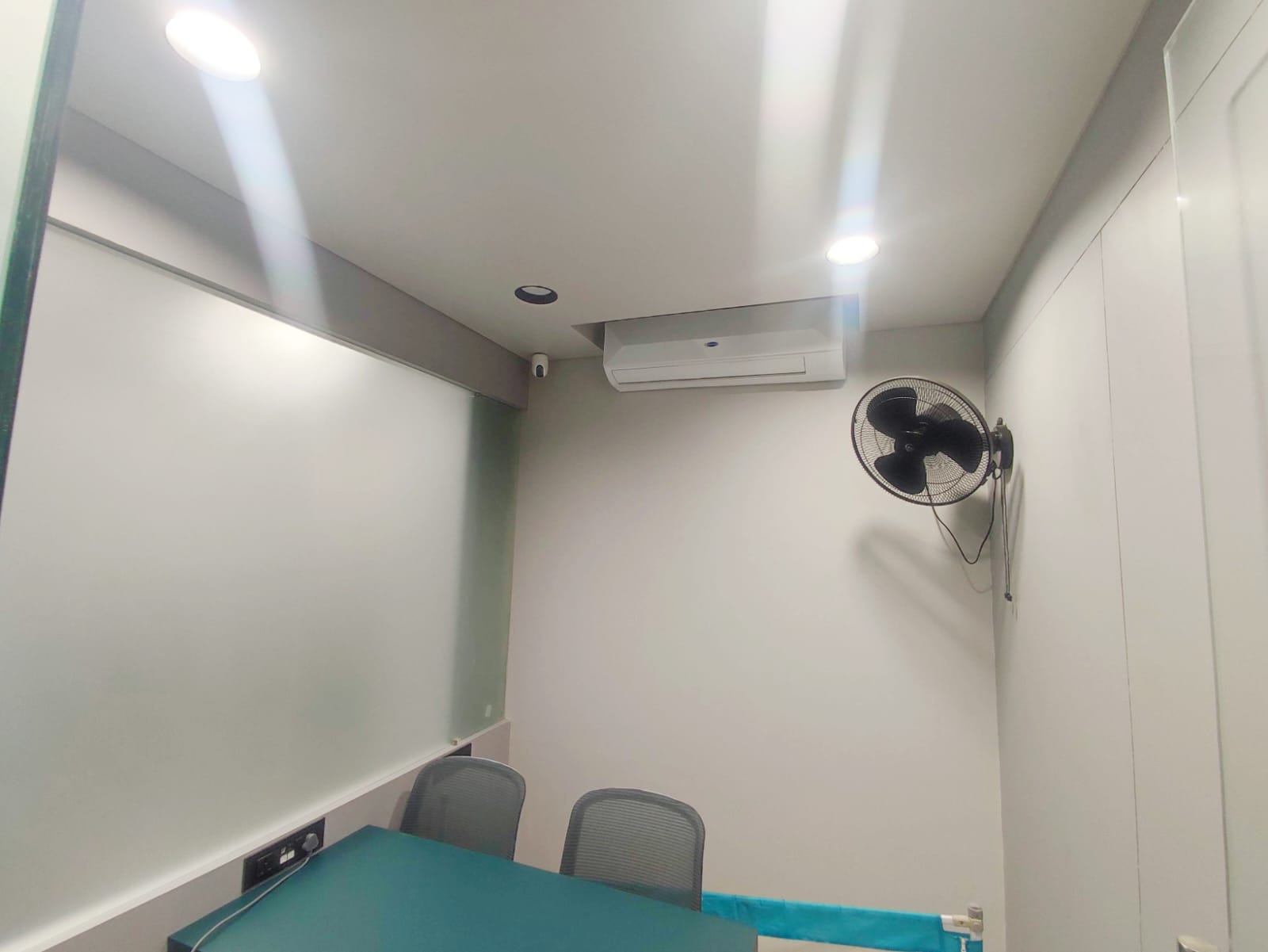 738 Sq. Ft. Commercial Office for Rent in Sg Highway Ahmedabad - Media 6