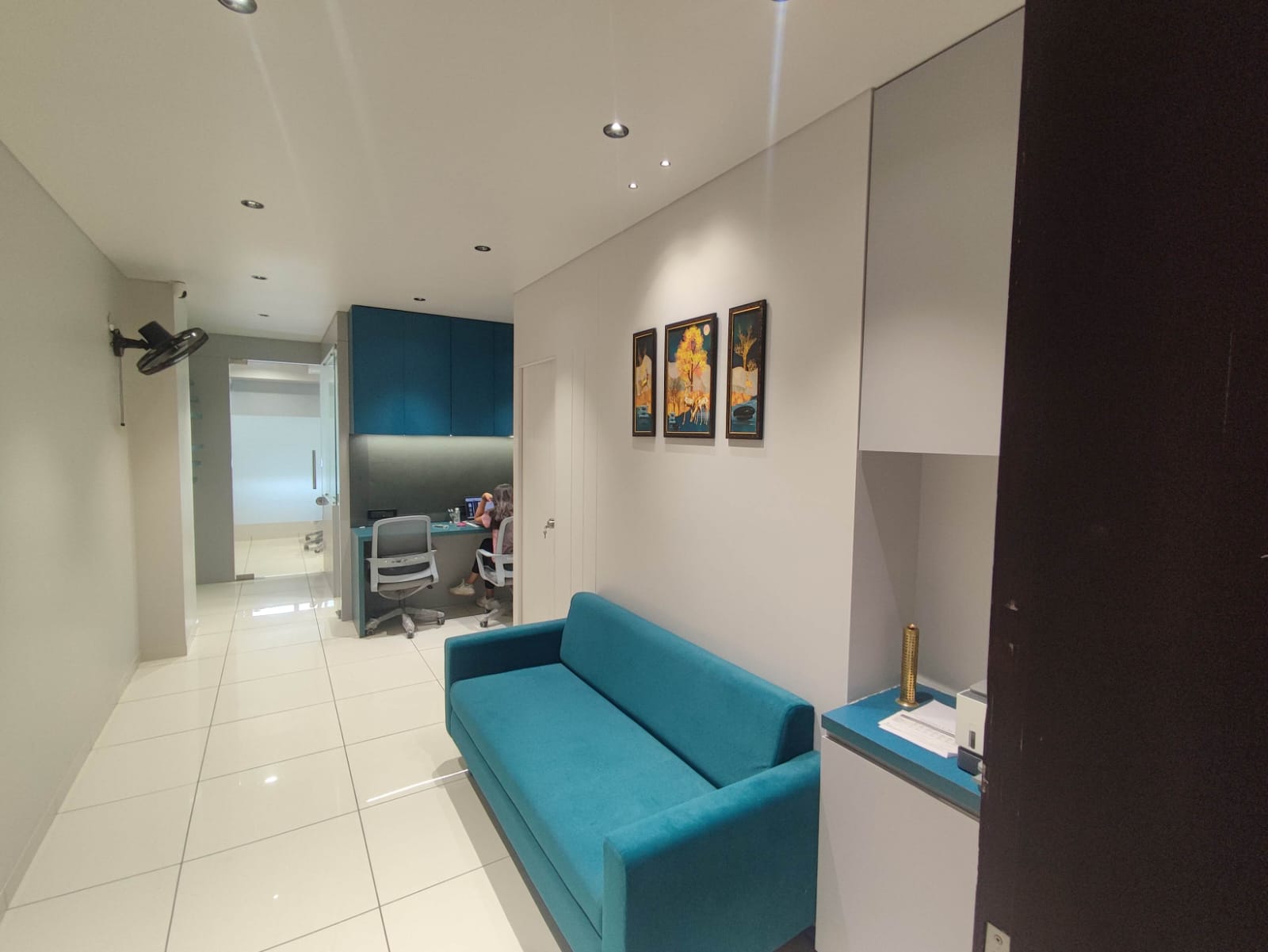 738 Sq. Ft. Commercial Office for Rent in Sg Highway Ahmedabad - Media 2