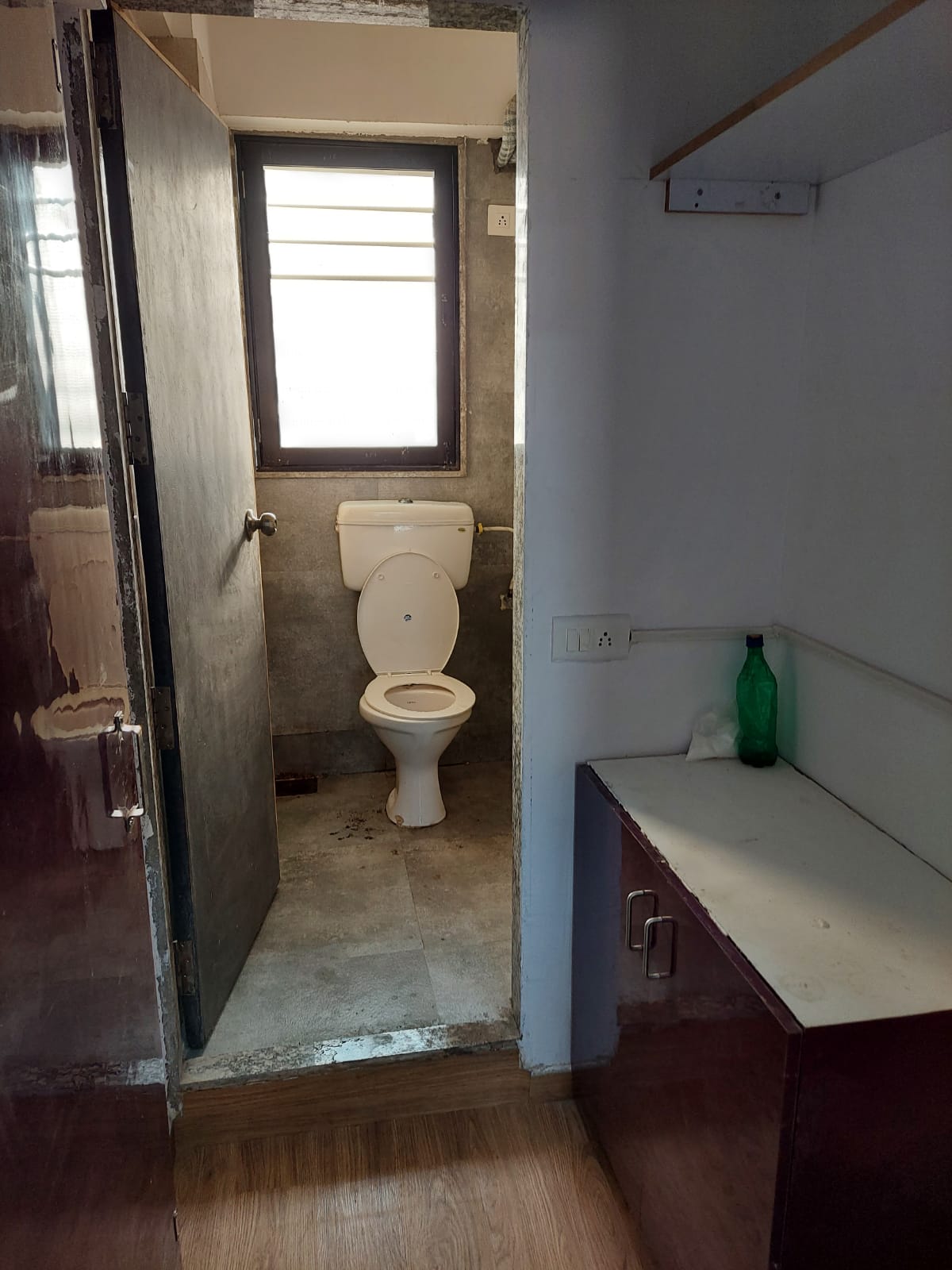 Office 588 Sq. Ft. Commercial Office for Rent in Ashram Road Ahmedabad - Media 6