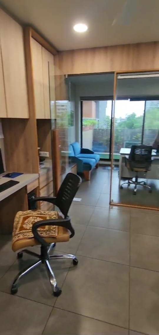 600 Sq. Ft. Commercial Office for Rent in Makarba Ahmedabad - Media 15