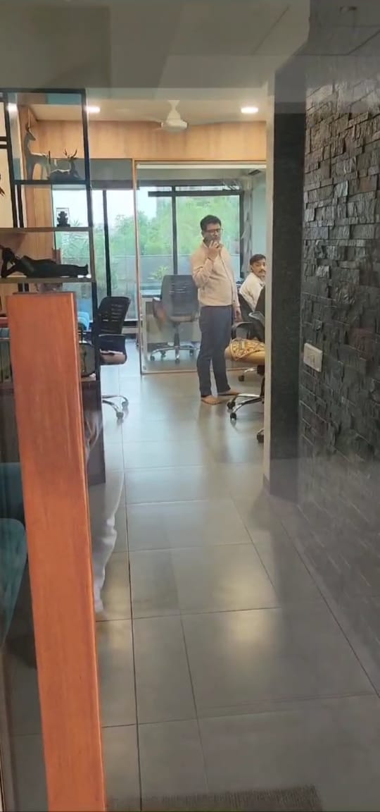 600 Sq. Ft. Commercial Office for Rent in Makarba Ahmedabad - Media 14