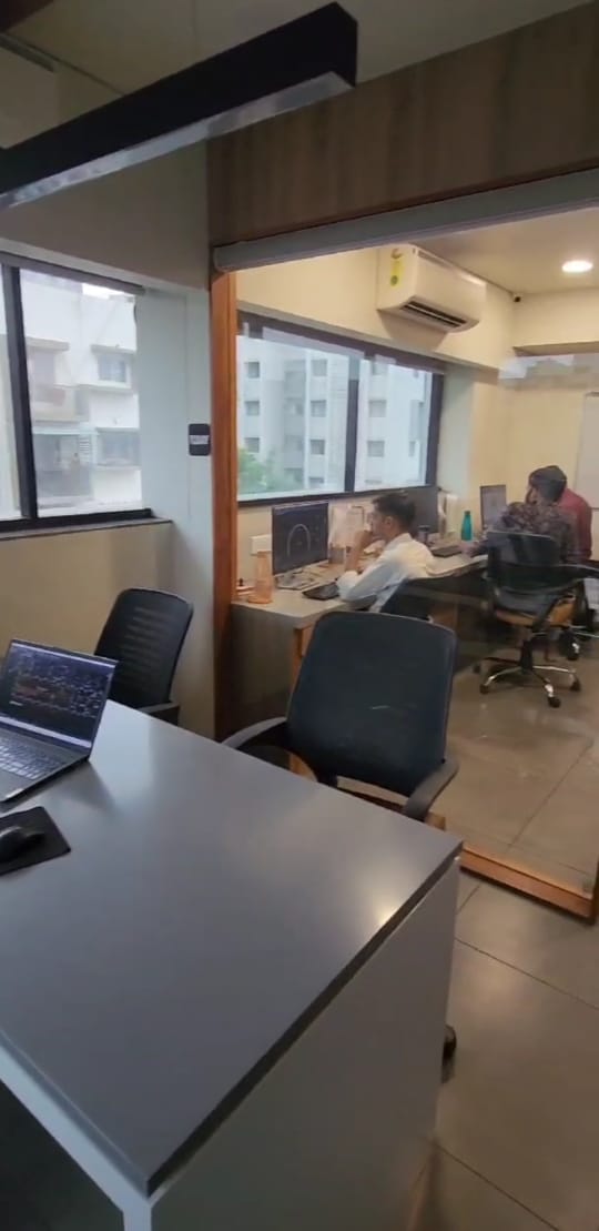 600 Sq. Ft. Commercial Office for Rent in Makarba Ahmedabad - Media 10