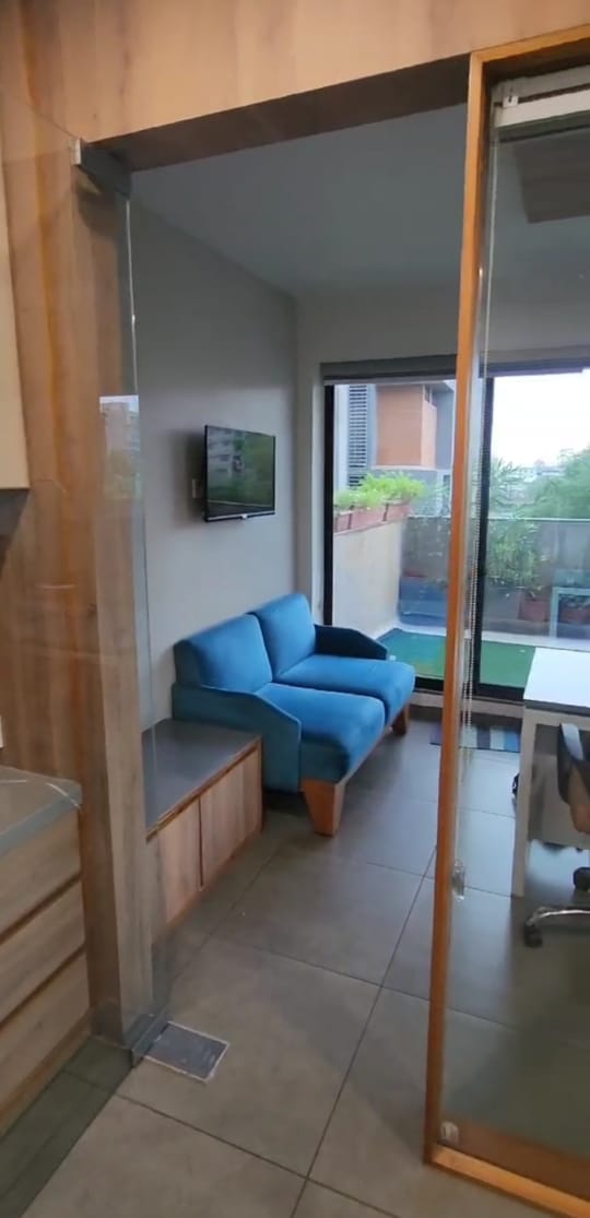 600 Sq. Ft. Commercial Office for Rent in Makarba Ahmedabad - Media 4