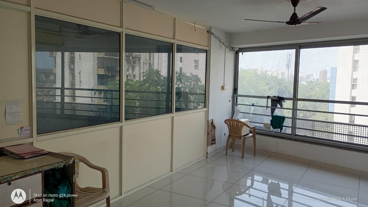 Office 1029 Sq. Ft. Commercial Office for Rent in Ashram Road Ahmedabad - Media 5