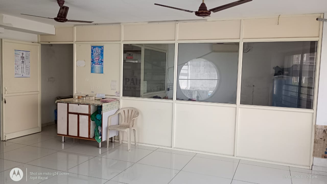 Office 1029 Sq. Ft. Commercial Office for Rent in Ashram Road Ahmedabad - Media 6