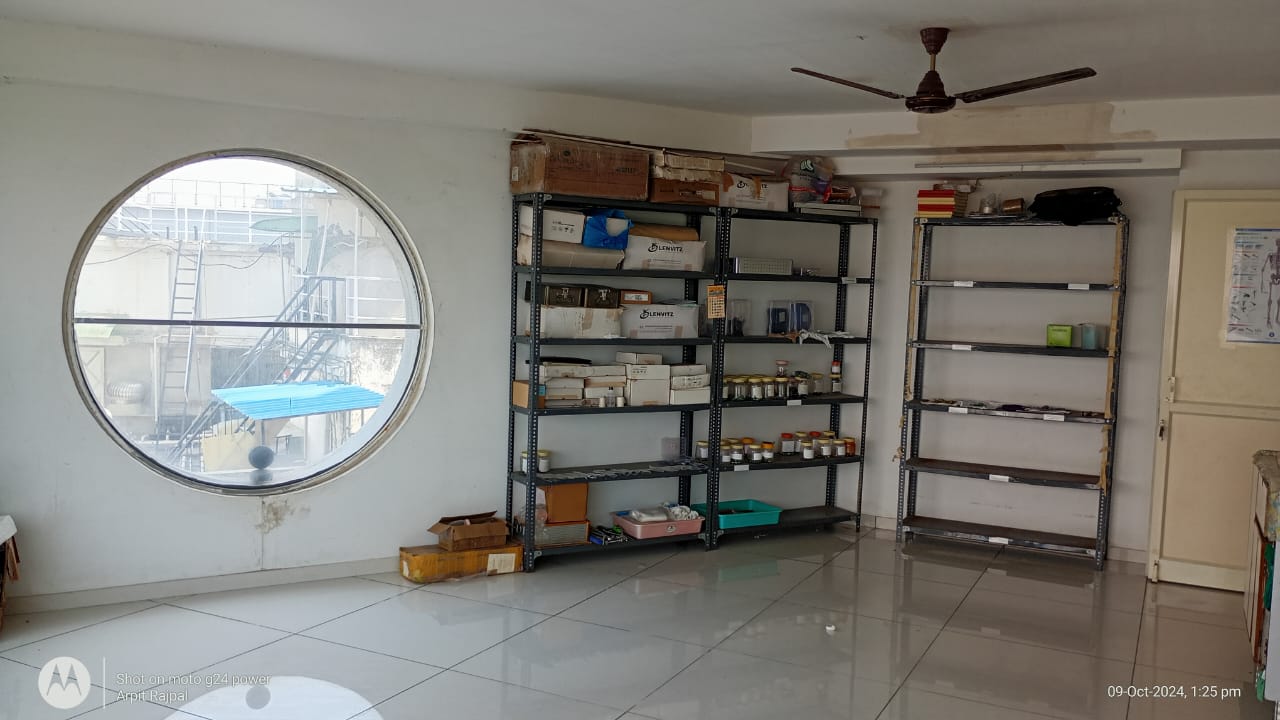 Office 1029 Sq. Ft. Commercial Office for Rent in Ashram Road Ahmedabad - Media 7