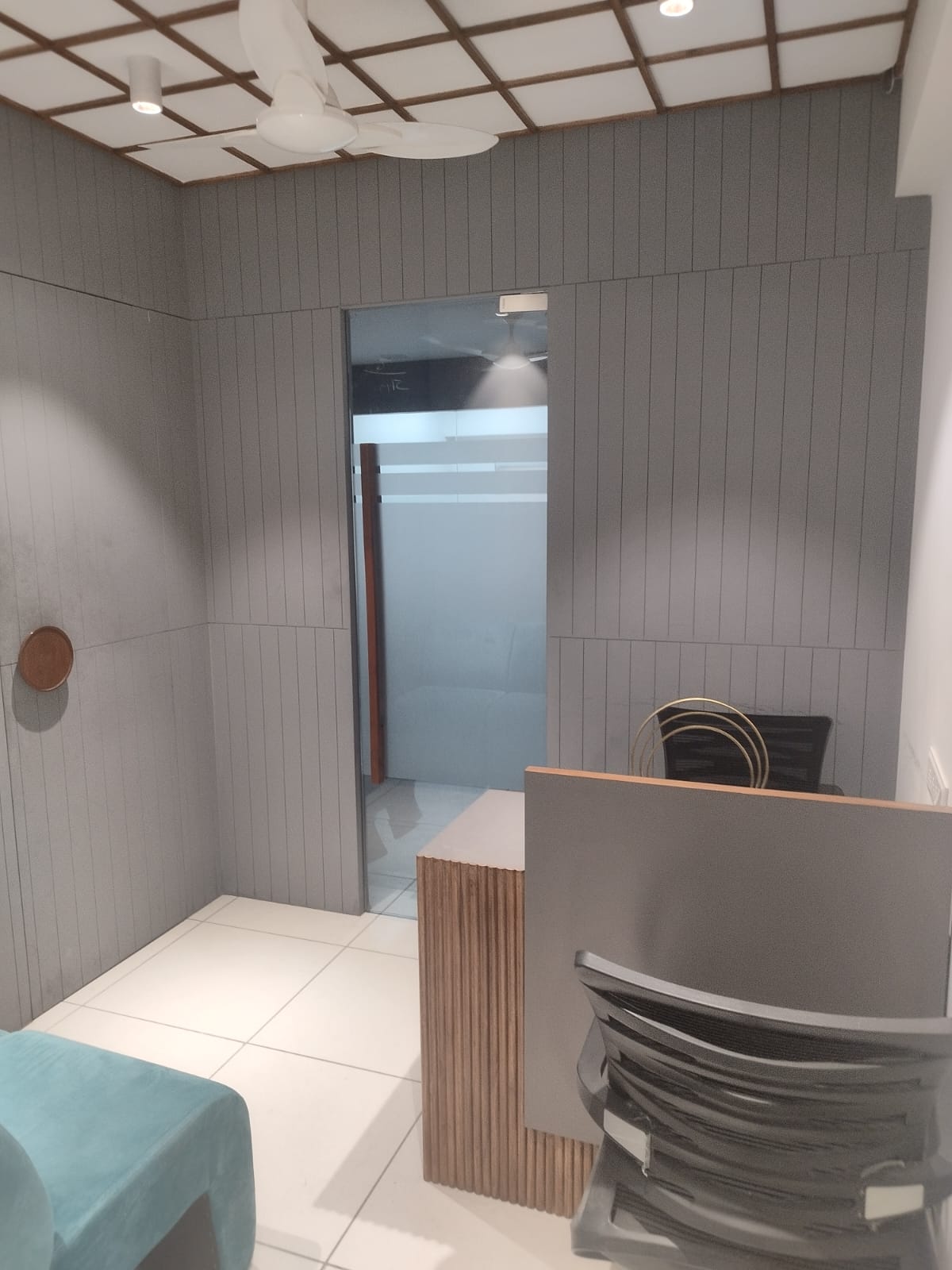820 Sq. Ft. Commercial Office for Rent in Ashram Road Ahmedabad - Media 2