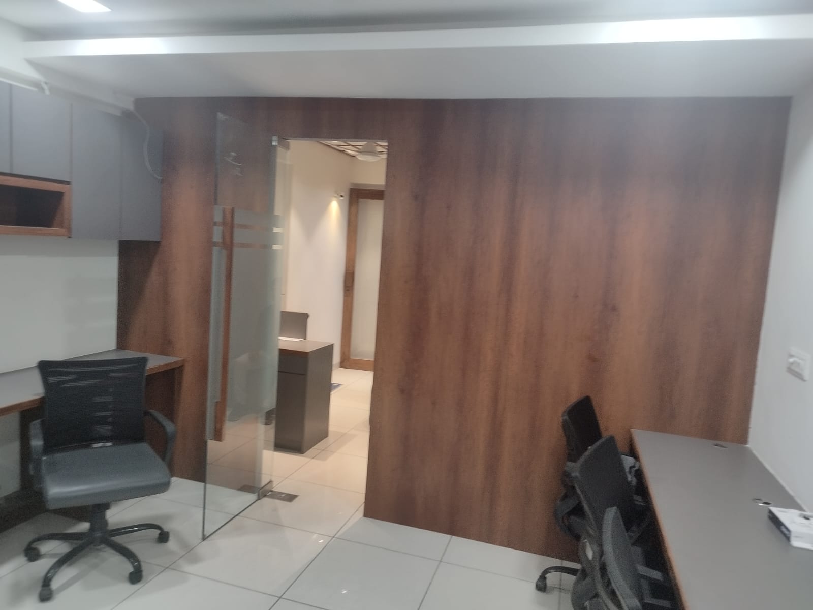 820 Sq. Ft. Commercial Office for Rent in Ashram Road Ahmedabad - Media 5