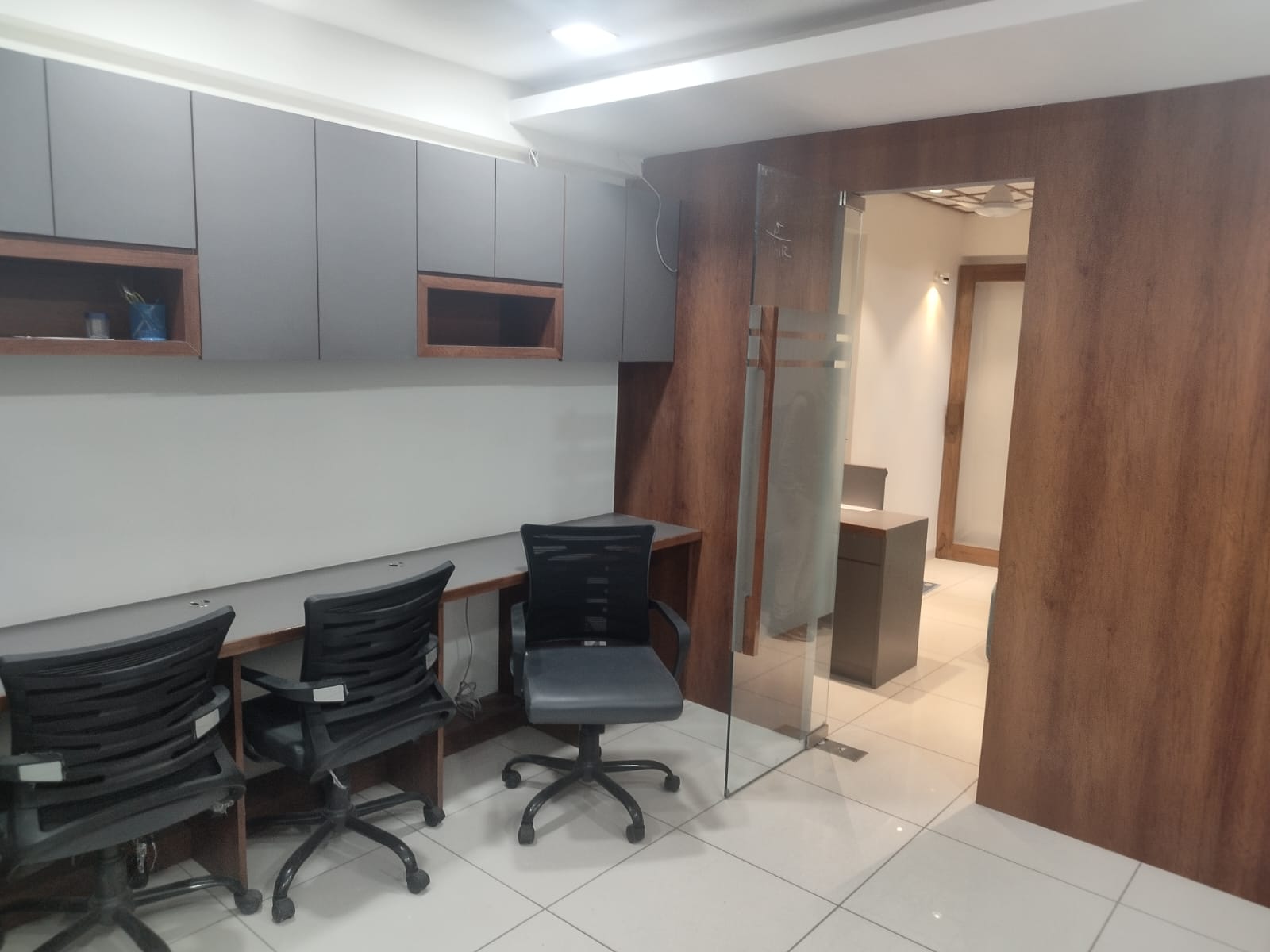 820 Sq. Ft. Commercial Office for Rent in Ashram Road Ahmedabad - Media 6