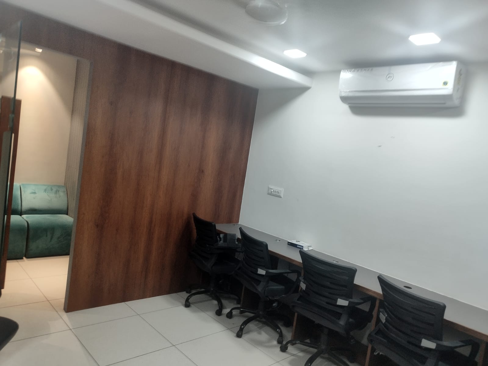 820 Sq. Ft. Commercial Office for Rent in Ashram Road Ahmedabad - Media 7