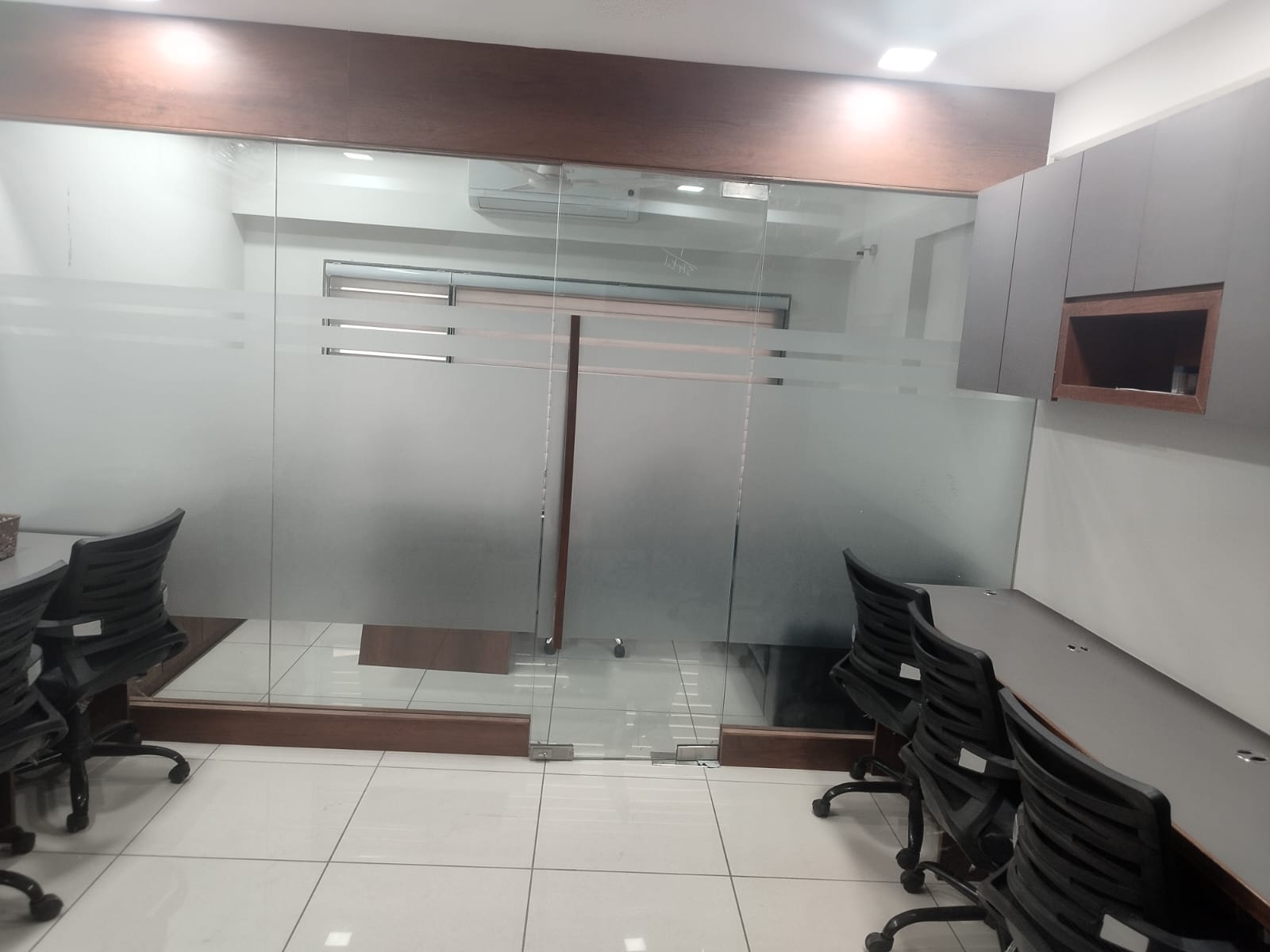 820 Sq. Ft. Commercial Office for Rent in Ashram Road Ahmedabad - Media 8