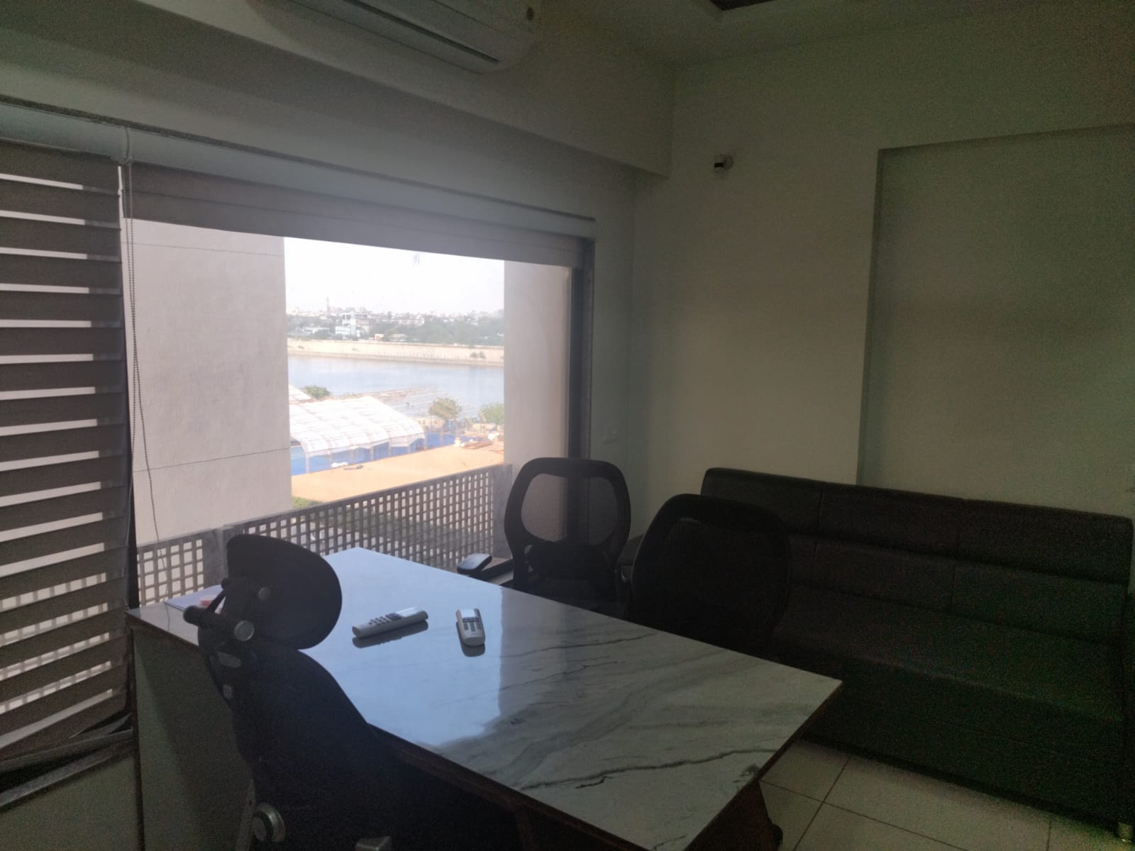 820 Sq. Ft. Commercial Office for Rent in Ashram Road Ahmedabad - Media 11