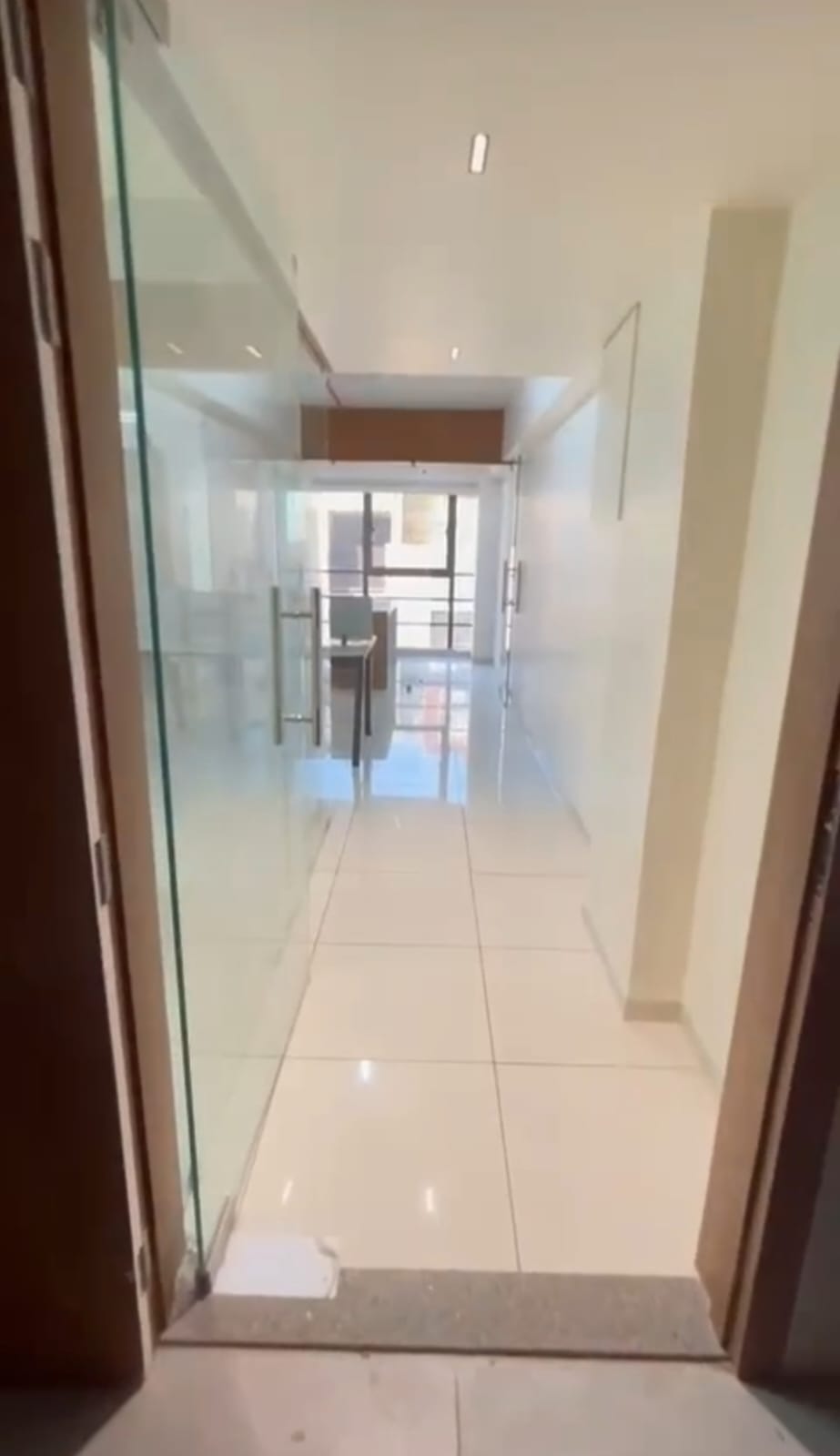 Office 710 Sq. Ft. Commercial Office for Rent in Vaishnodevi Ahmedabad - Media 8