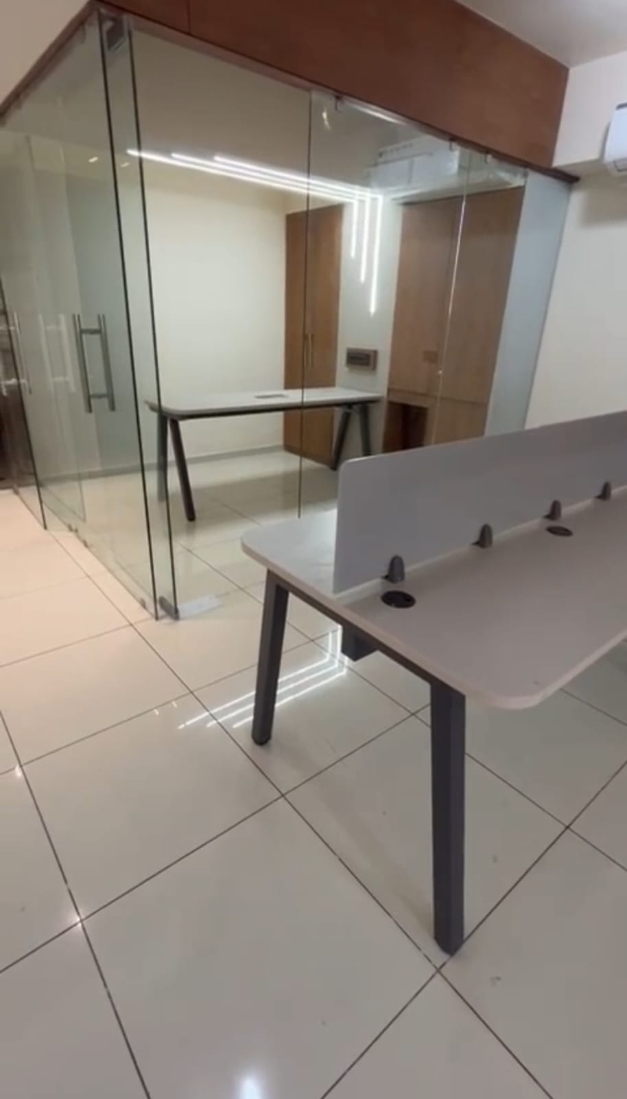 Office 710 Sq. Ft. Commercial Office for Rent in Vaishnodevi Ahmedabad - Media 7
