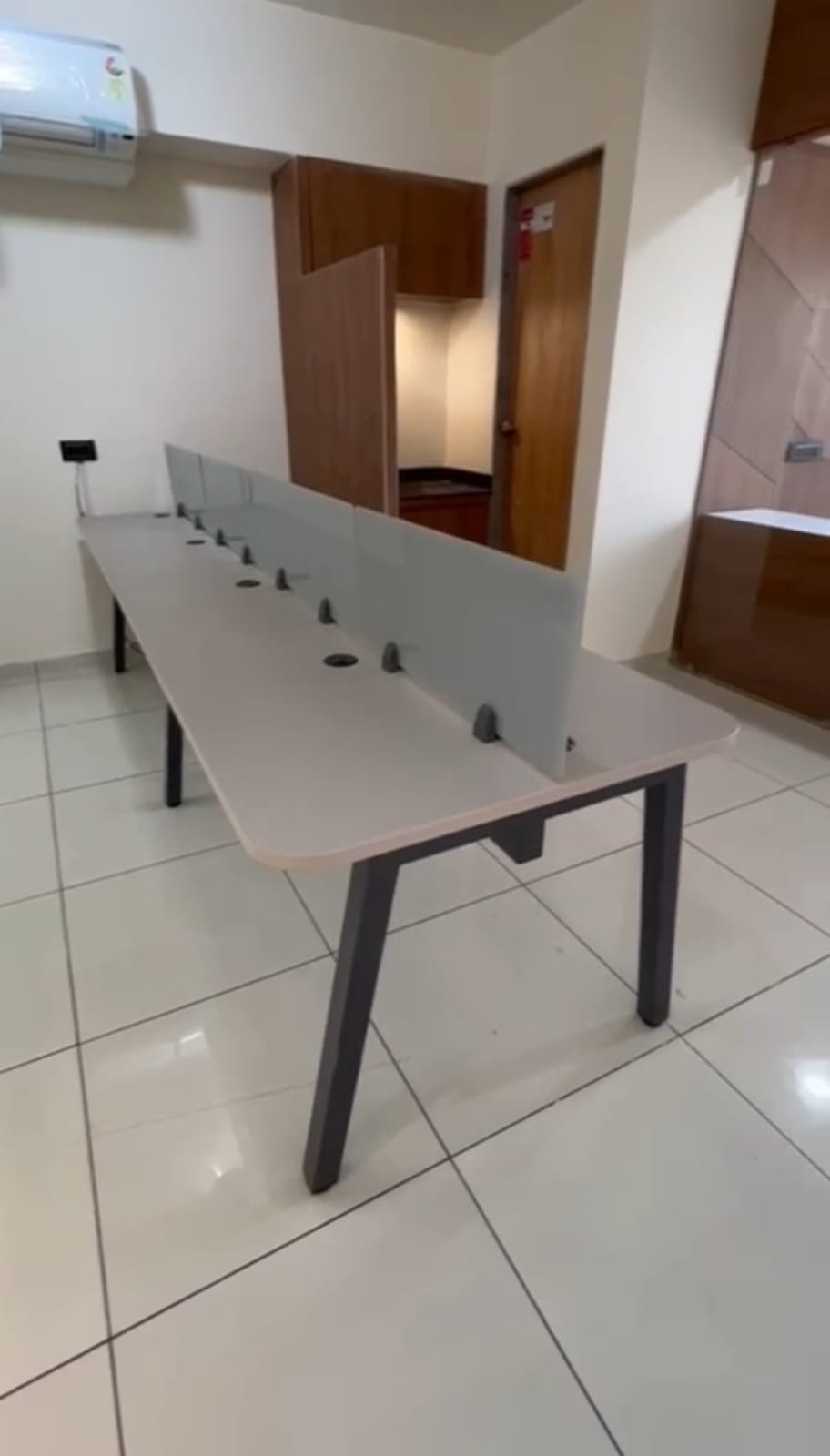 Office 710 Sq. Ft. Commercial Office for Rent in Vaishnodevi Ahmedabad - Media 9