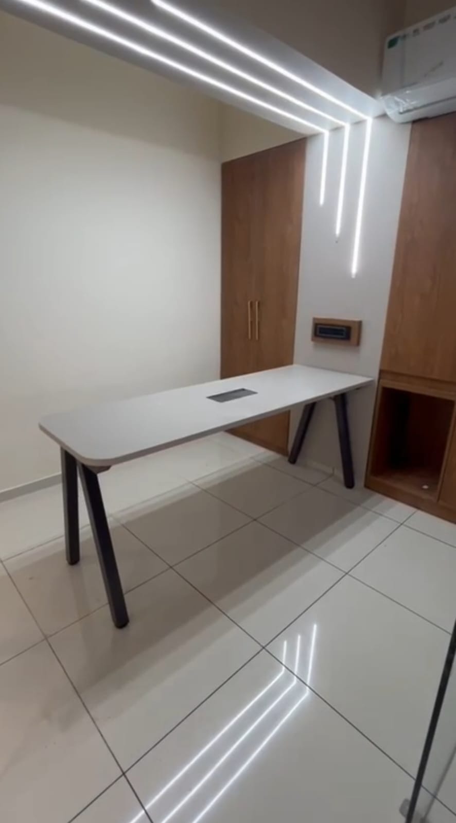 Office 710 Sq. Ft. Commercial Office for Rent in Vaishnodevi Ahmedabad - Media 12