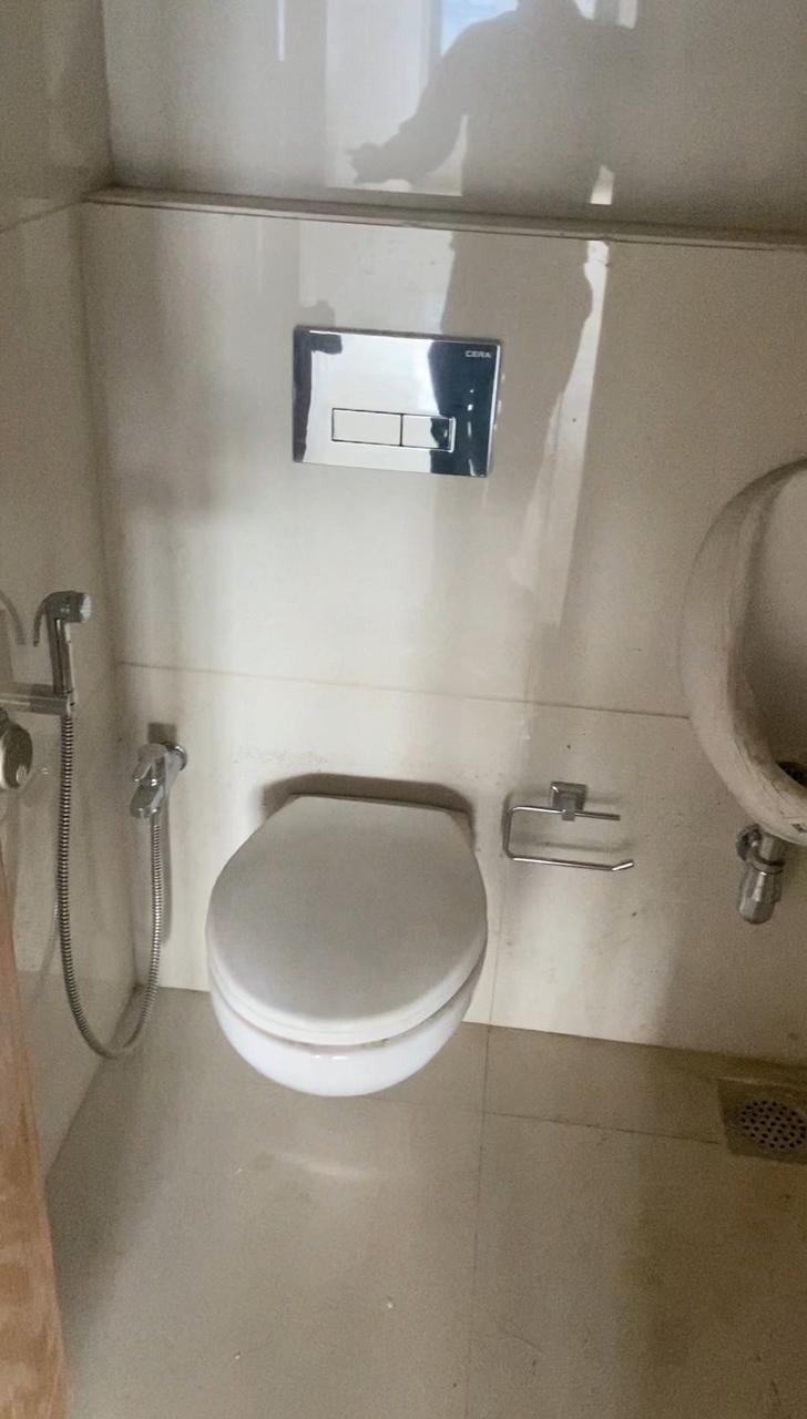 Office 913 Sq. Ft. Commercial Office for Rent in Gota Ahmedabad