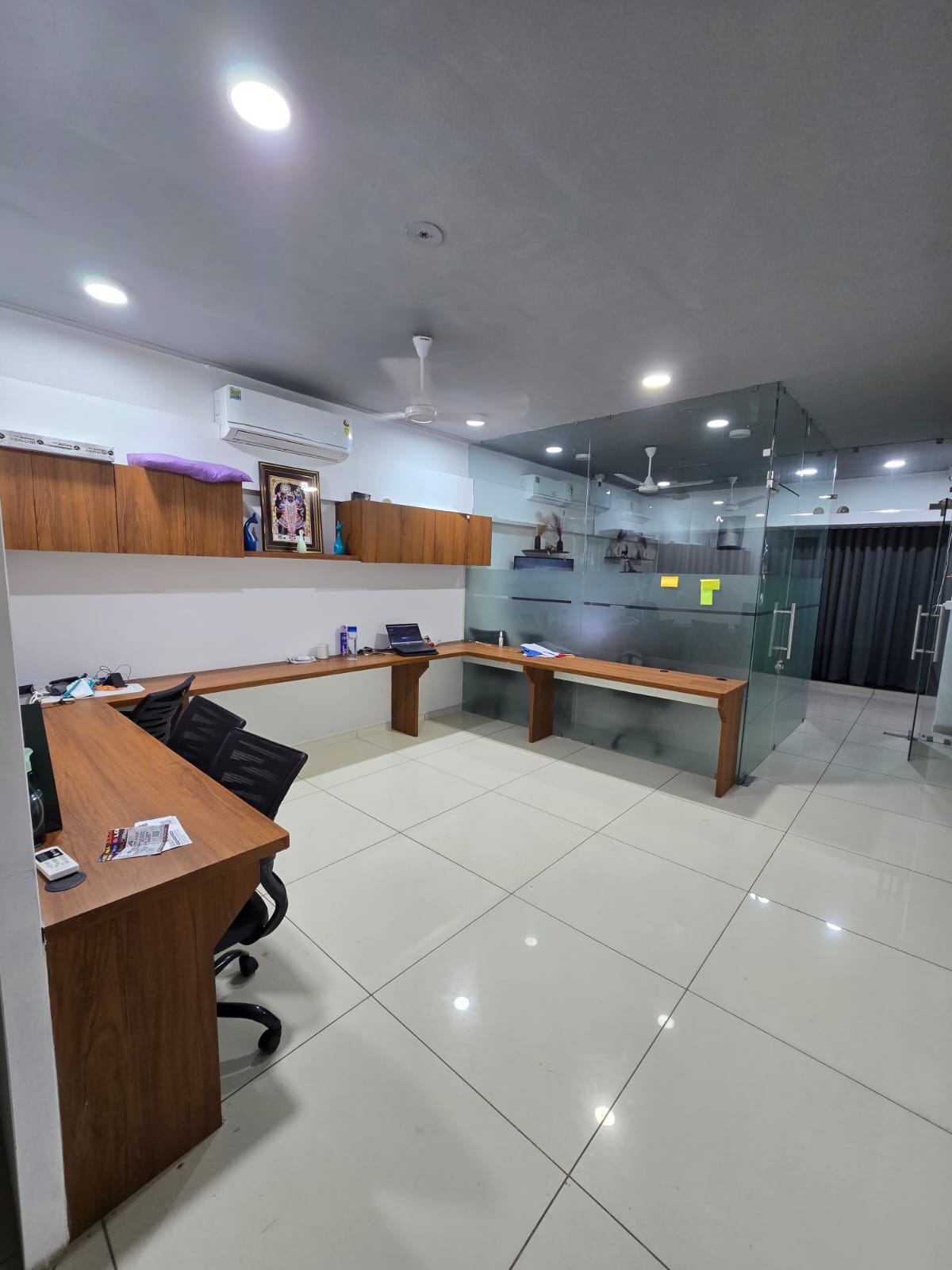 890 Sq. Ft. Commercial Office for Rent in Gota Ahmedabad - Media 2