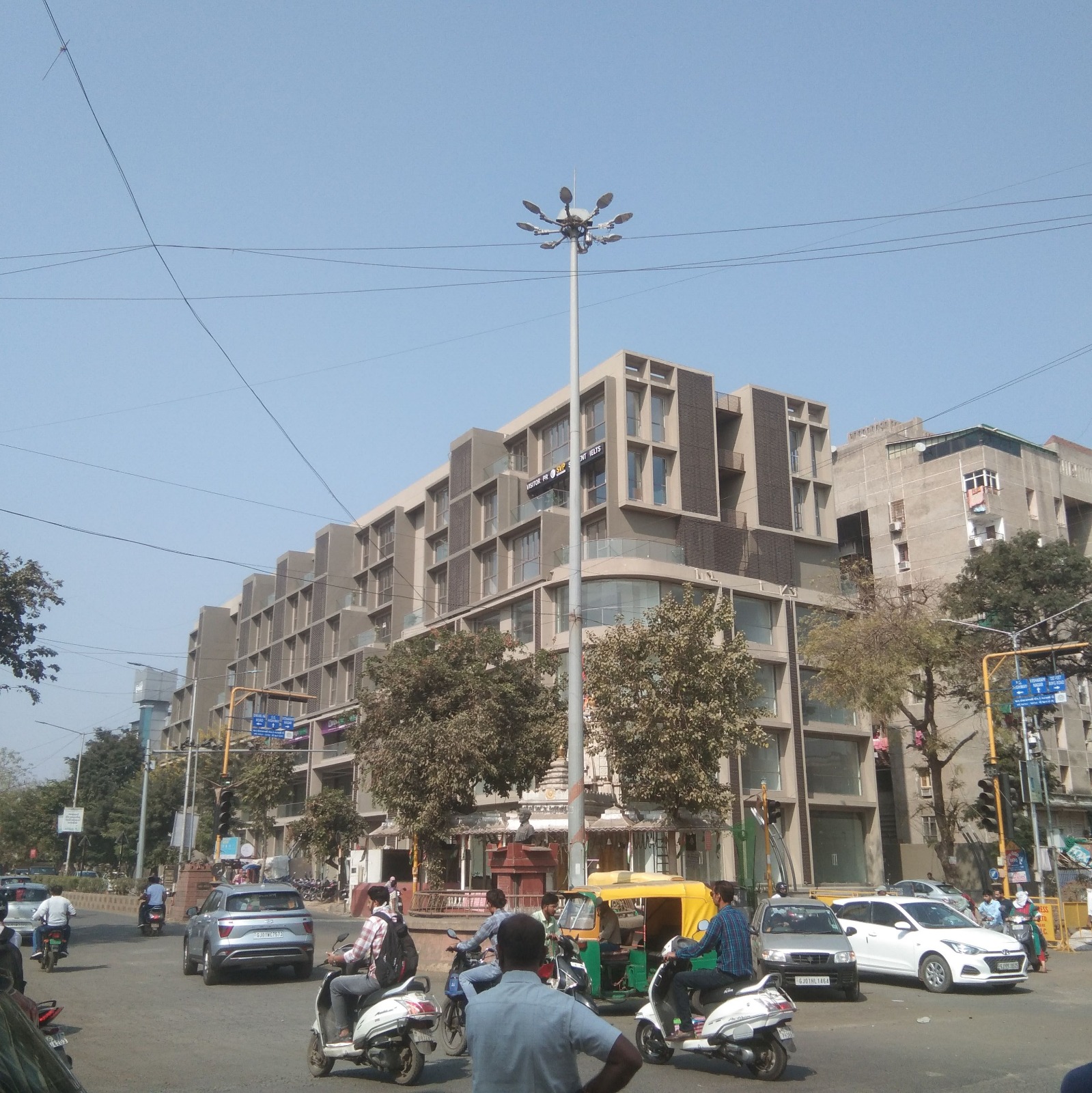628 Sq. Ft. Commercial Office for Rent in Memnagar/gurukul Ahmedabad - Media 6