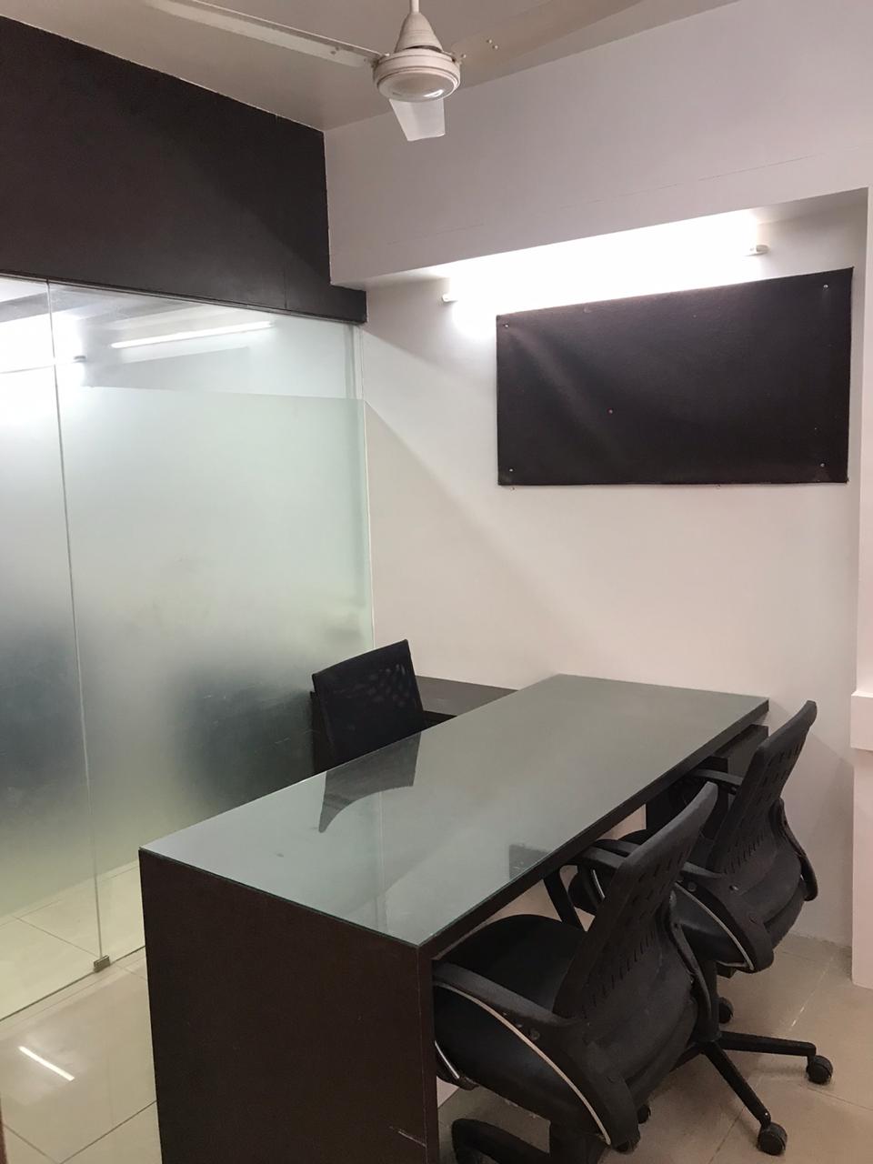 885 Sq. Ft. Commercial Office for Rent in Thaltej Ahmedabad - Media 16