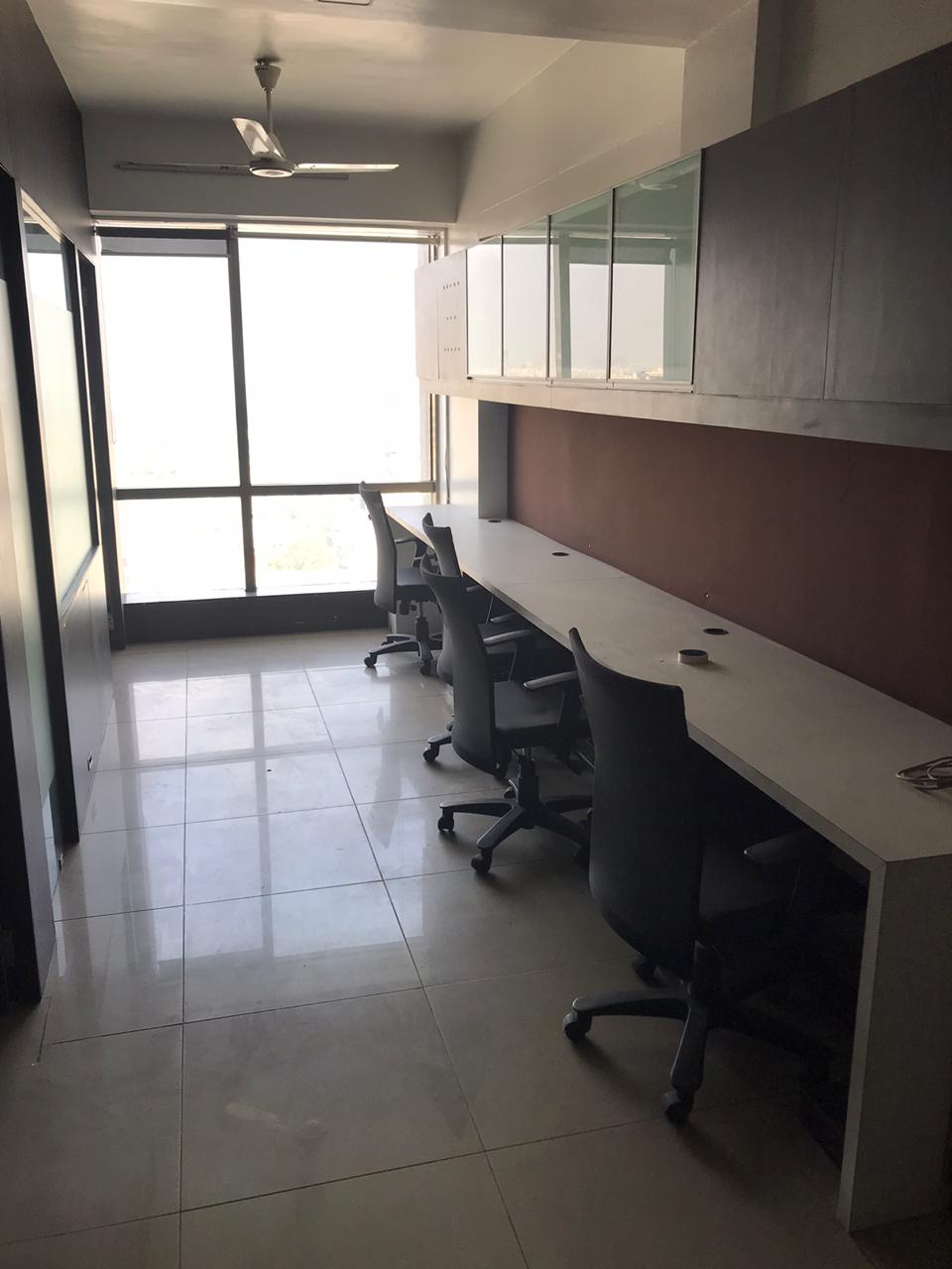 885 Sq. Ft. Commercial Office for Rent in Thaltej Ahmedabad - Media 10