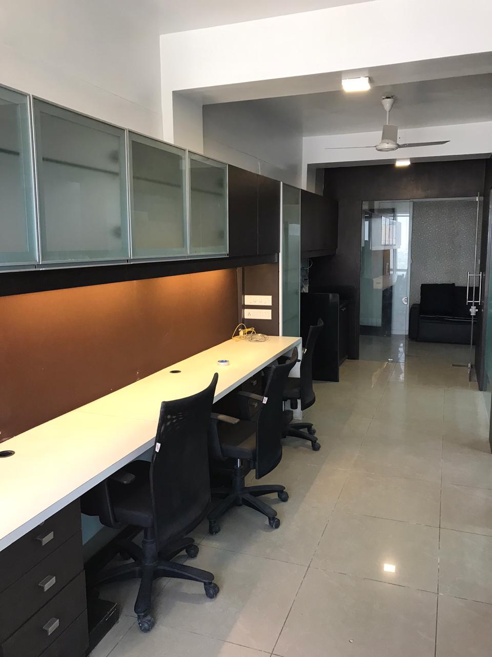 885 Sq. Ft. Commercial Office for Rent in Thaltej Ahmedabad - Media 13