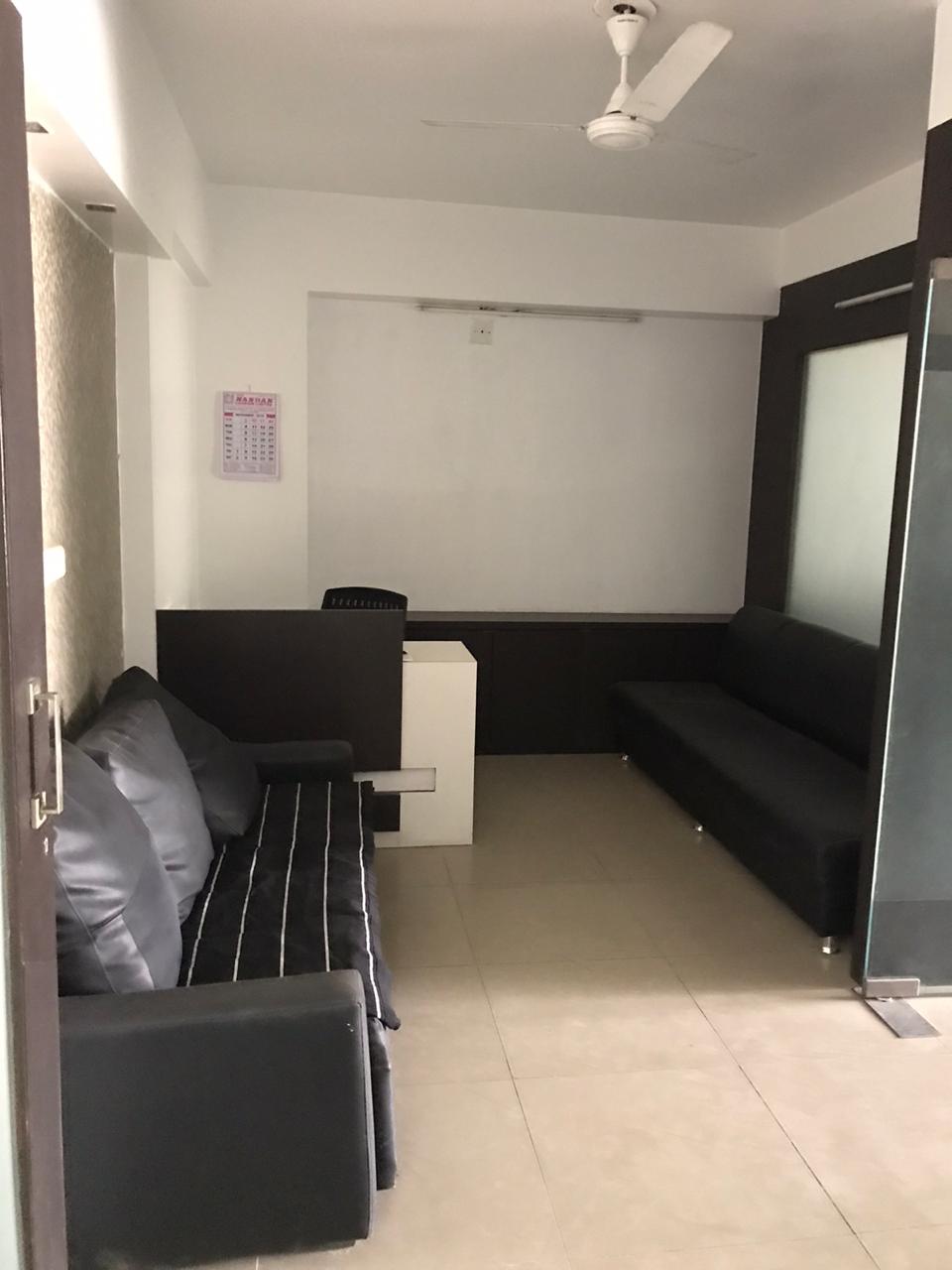 885 Sq. Ft. Commercial Office for Rent in Thaltej Ahmedabad - Media 12