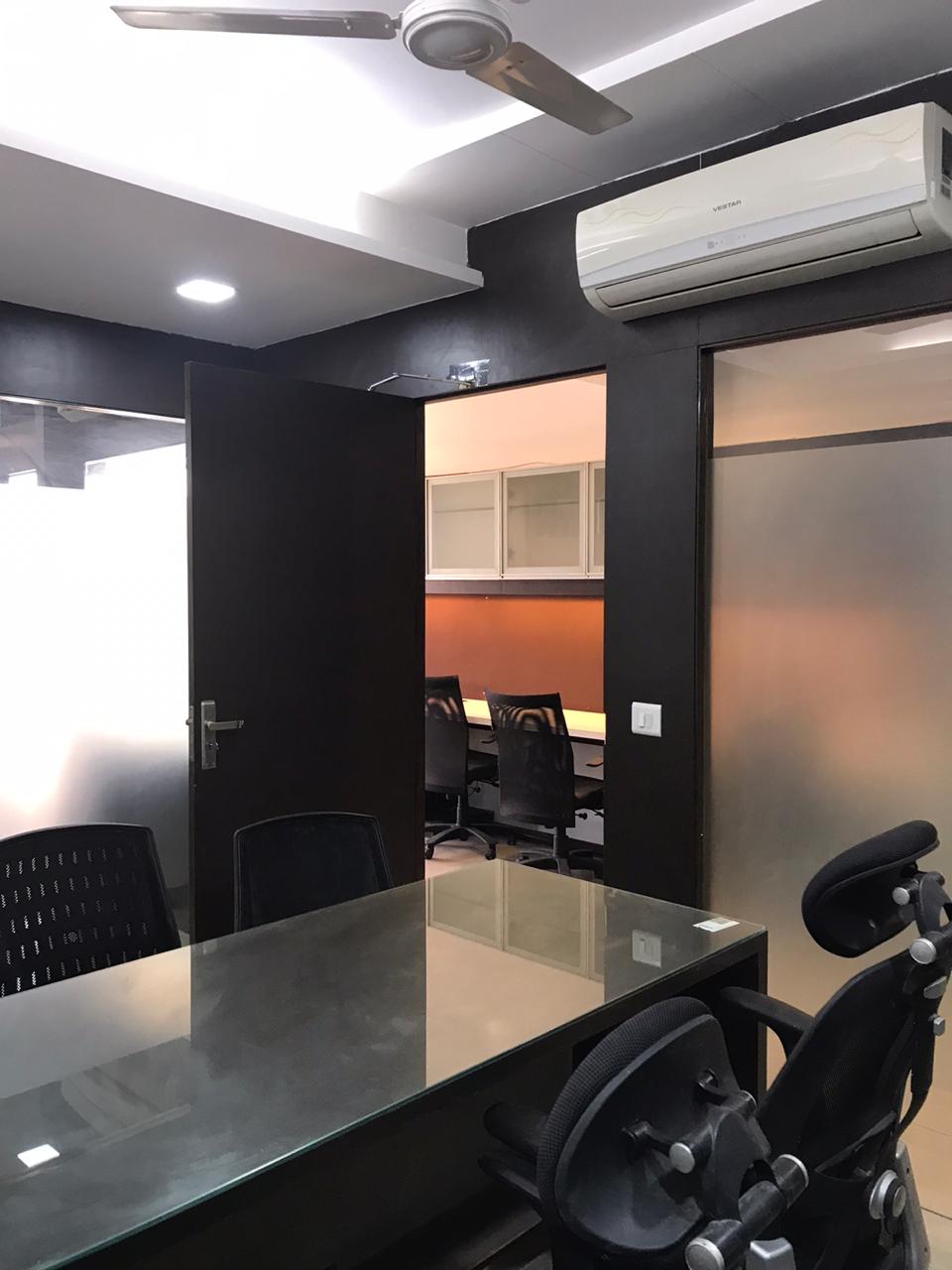 885 Sq. Ft. Commercial Office for Rent in Thaltej Ahmedabad - Media 6