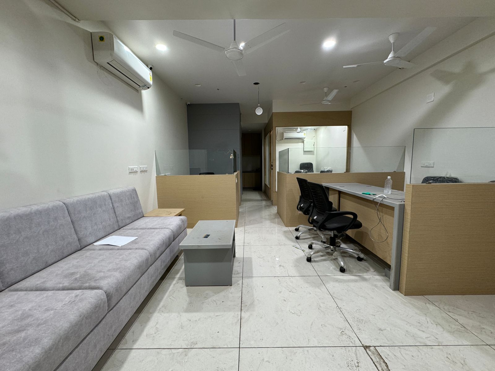 900 Sq. Ft. Commercial Office for Rent in Cg Road Ahmedabad - Media 5