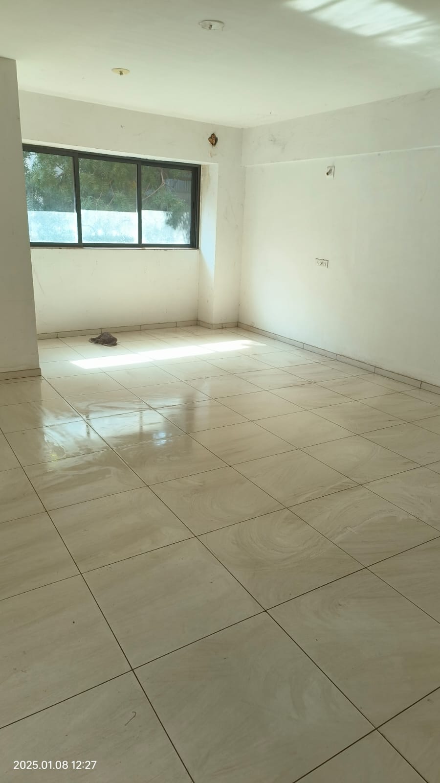 650 Sq. Ft. Commercial Office for Rent in Cg Road Ahmedabad - Media 5