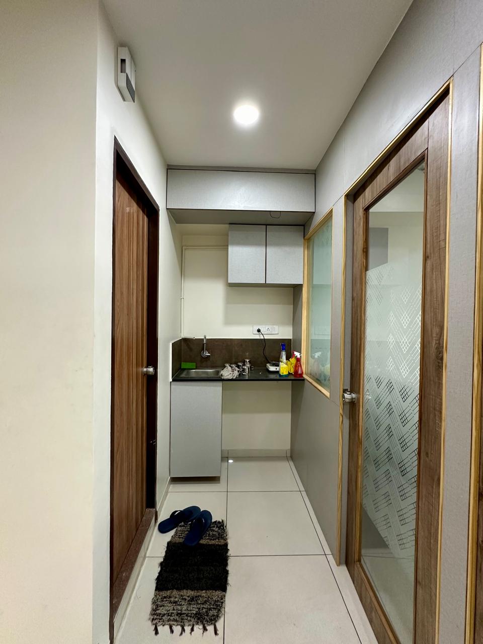 720 Sq. Ft. Commercial Office for Rent in Cg Road Ahmedabad - Media 4