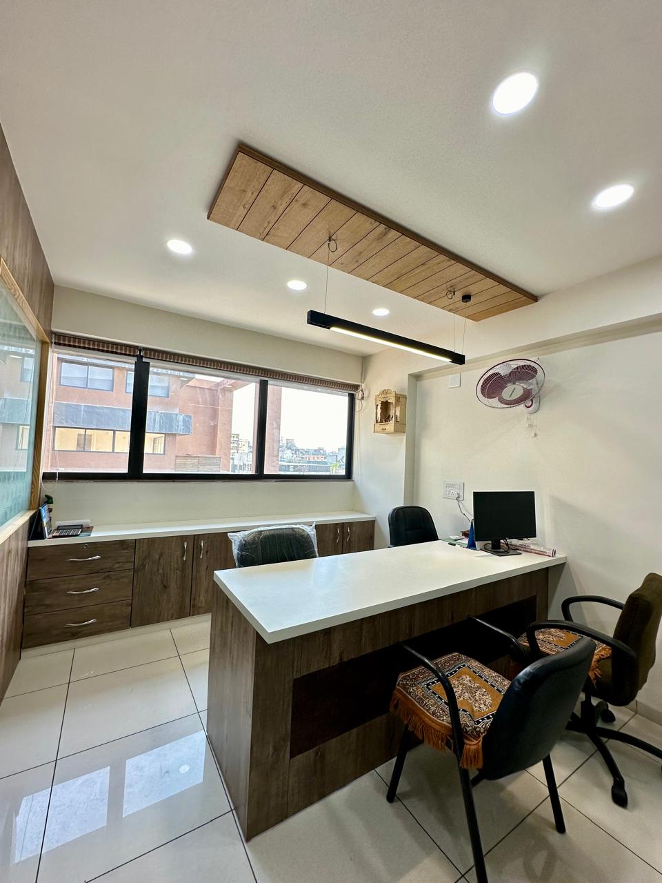 720 Sq. Ft. Commercial Office for Rent in Cg Road Ahmedabad - Media 5