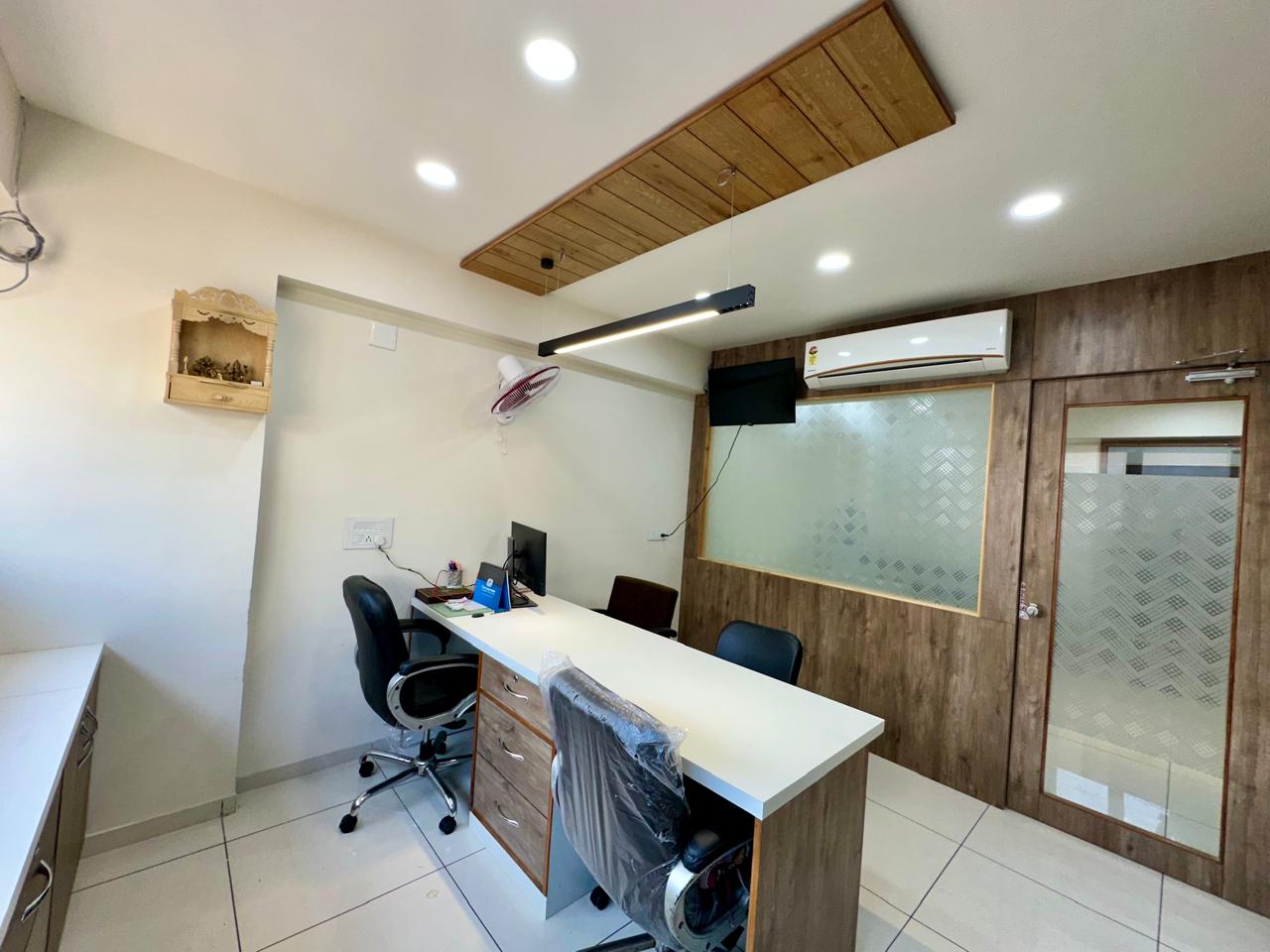 720 Sq. Ft. Commercial Office for Rent in Cg Road Ahmedabad - Media 6