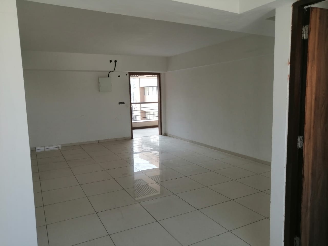 750 Sq. Ft. Commercial Office for Rent in Cg Road Ahmedabad