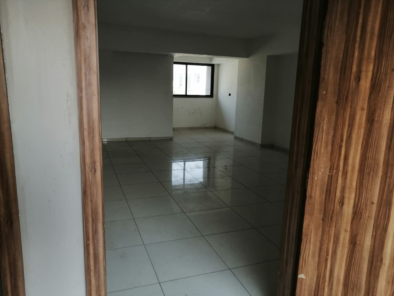 750 Sq. Ft. Commercial Office for Rent in Cg Road Ahmedabad - Media 2