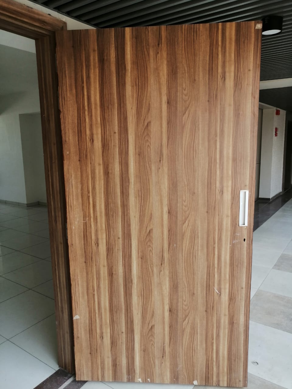 750 Sq. Ft. Commercial Office for Rent in Cg Road Ahmedabad - Media 3