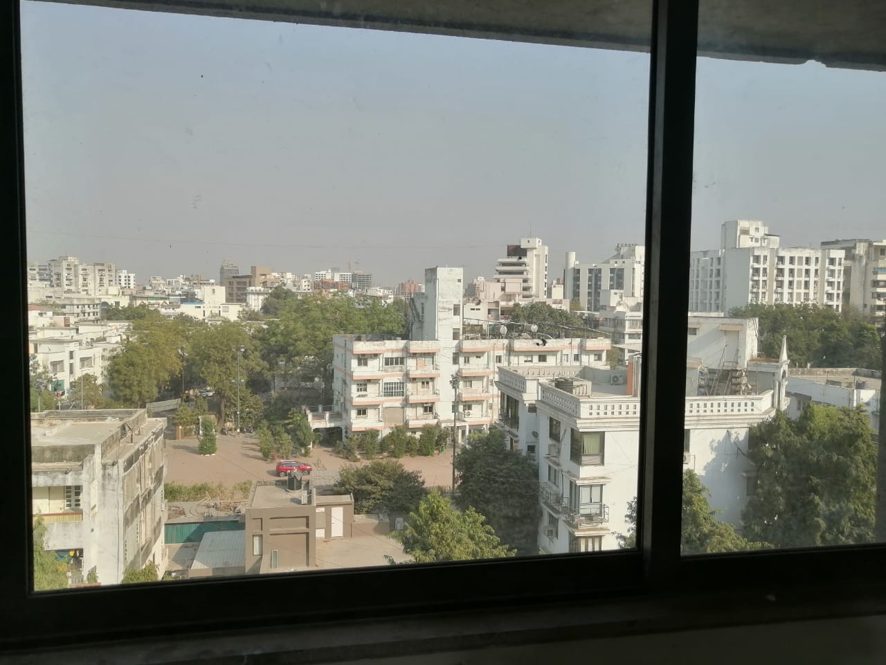 750 Sq. Ft. Commercial Office for Rent in Cg Road Ahmedabad - Media 4