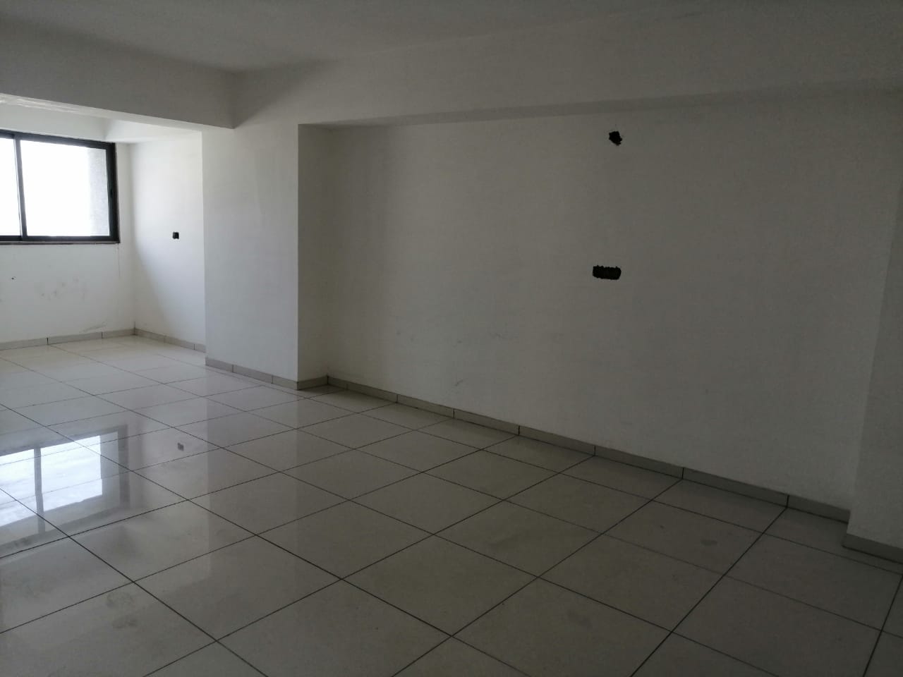 750 Sq. Ft. Commercial Office for Rent in Cg Road Ahmedabad - Media 8