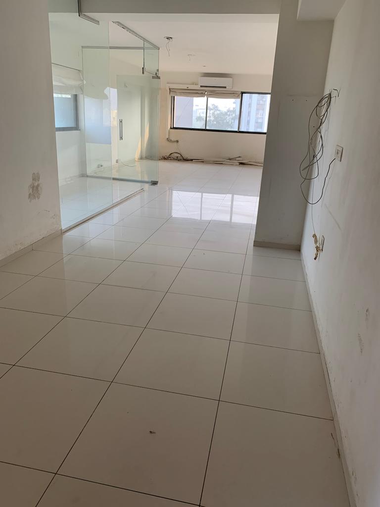 1100 Sq. Ft. Commercial Office for Rent in Cg Road Ahmedabad