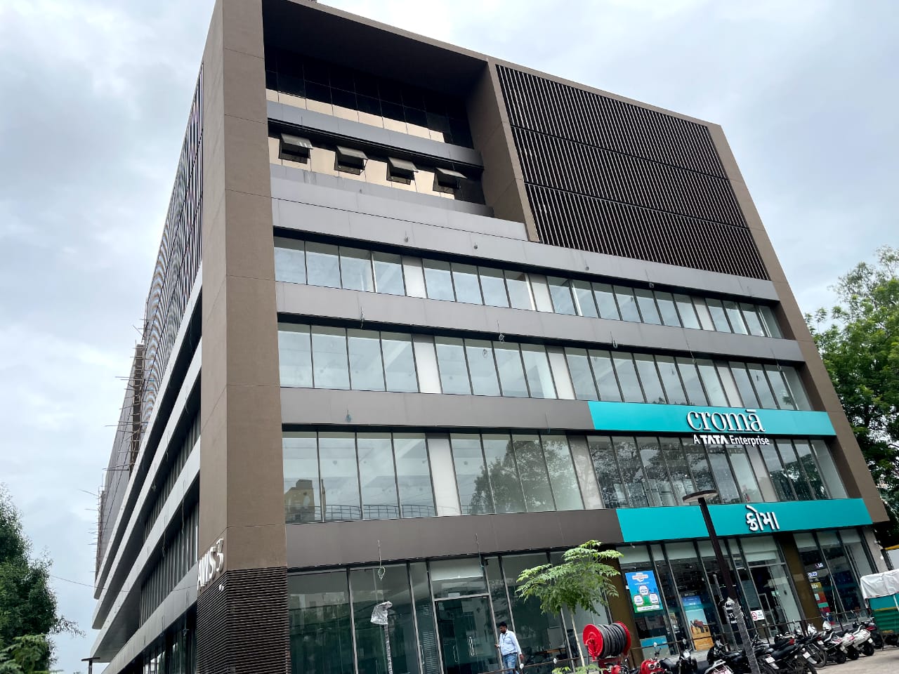 3140 Sq. Ft. Commercial Office for Rent in Memnagar/gurukul Ahmedabad - Media 13