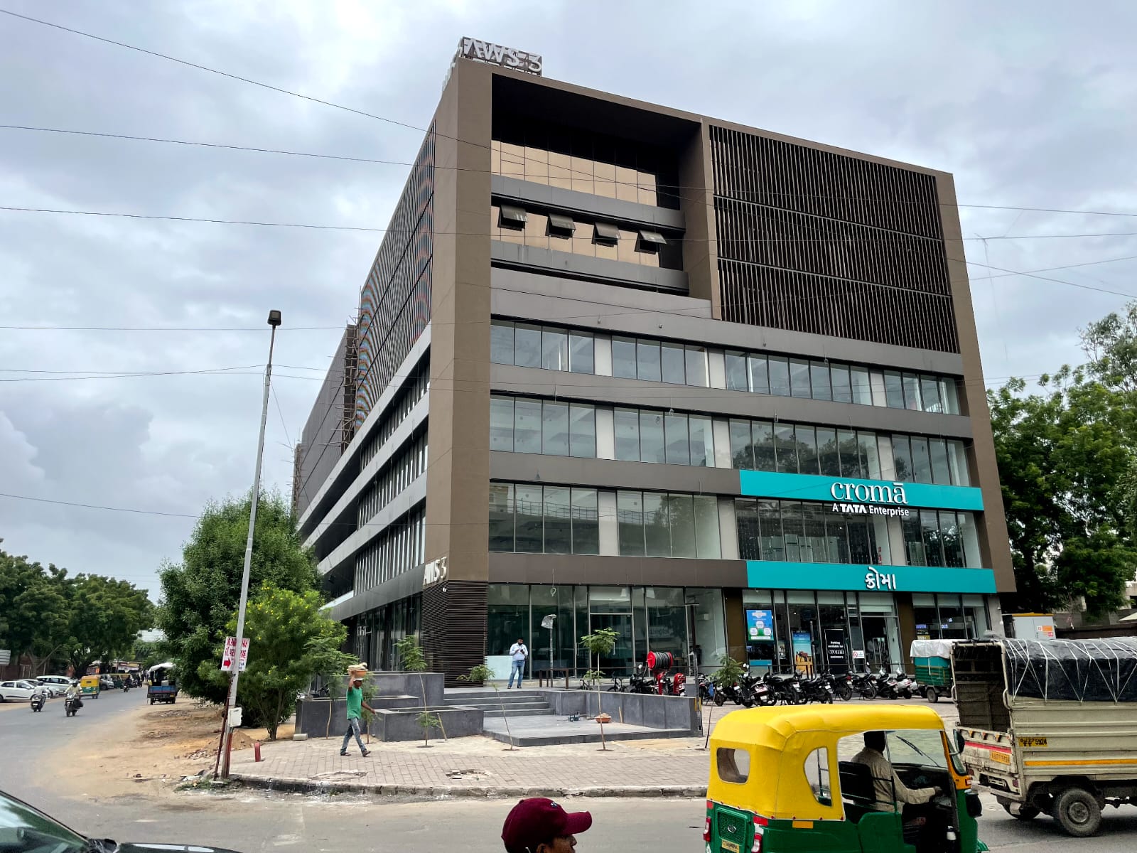 3140 Sq. Ft. Commercial Office for Rent in Memnagar/gurukul Ahmedabad - Media 9
