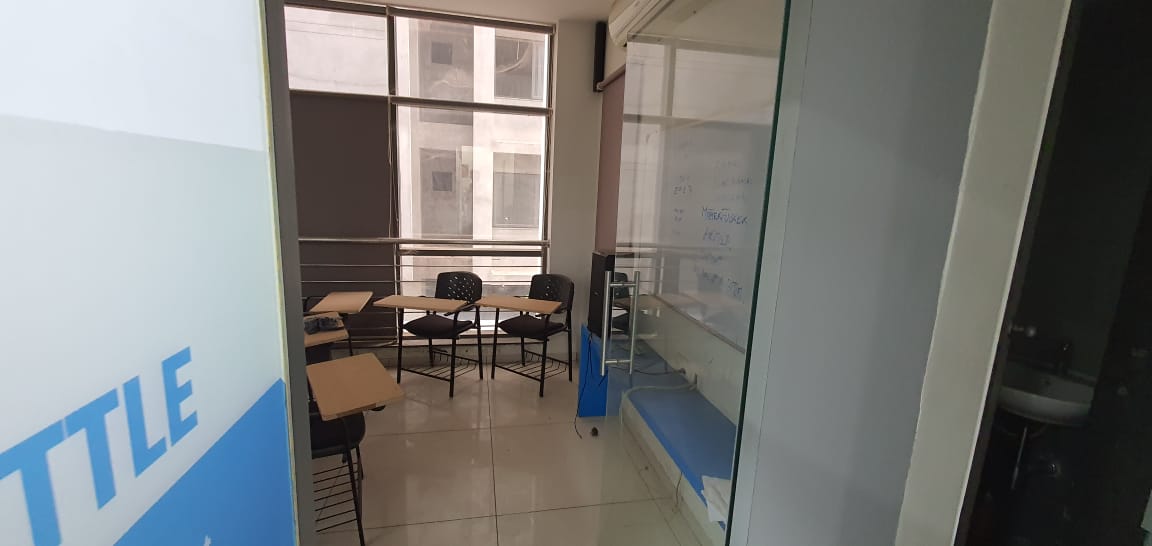 878 Sq. Ft. Commercial Office for Rent in Navrangpura Ahmedabad - Media 6