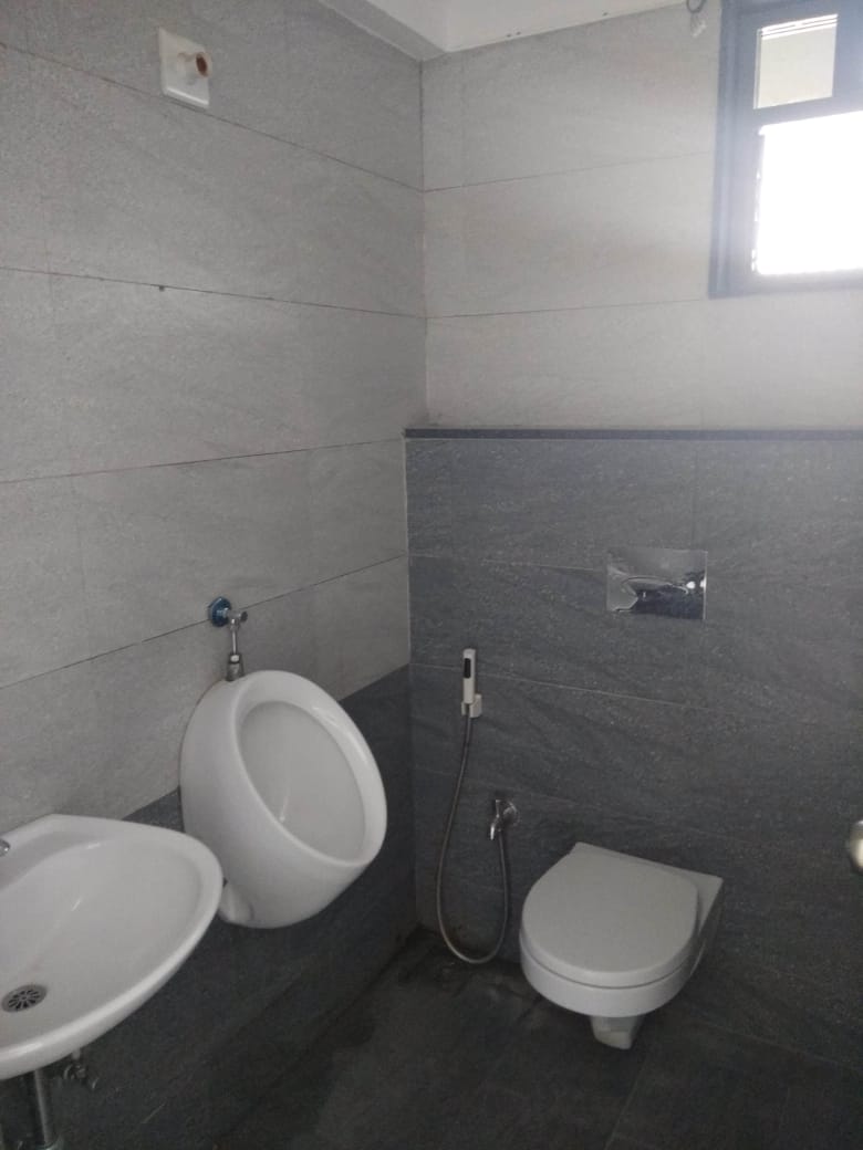 700 Sq. Ft. Commercial Office for Rent in Navrangpura Ahmedabad
