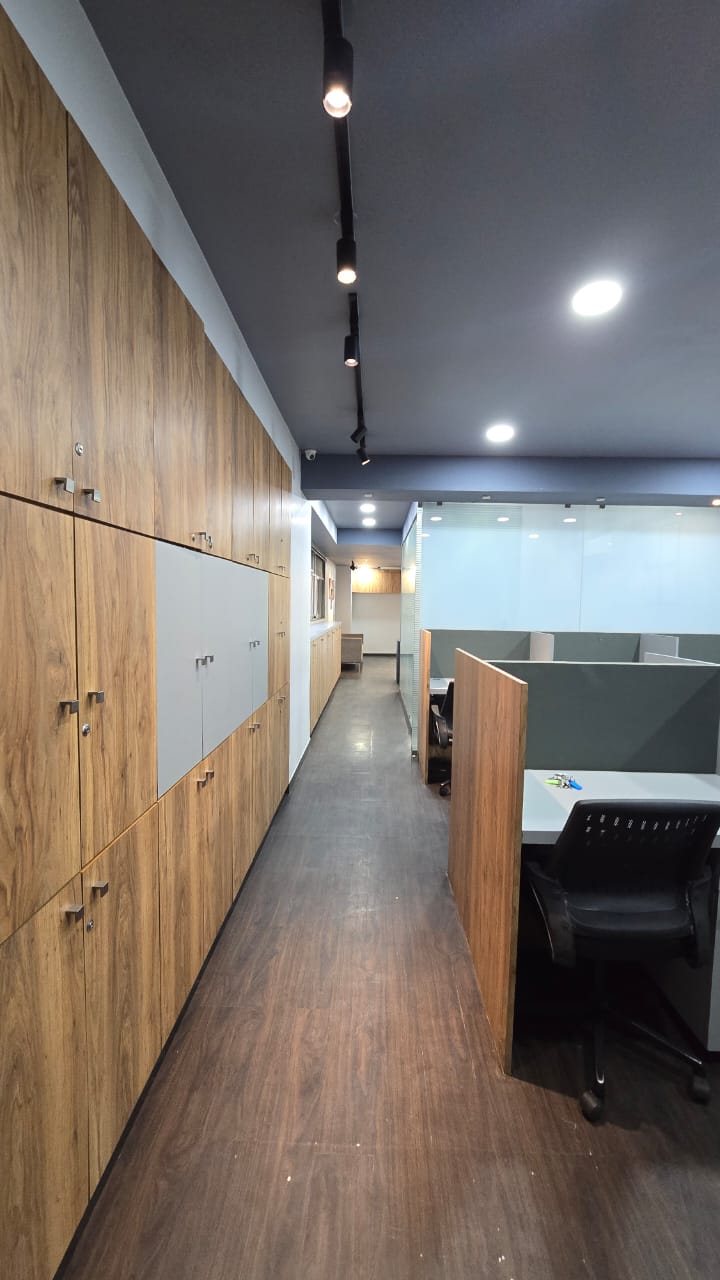 1471 Sq. Ft. Commercial Office for Rent in Iscon Ambli Road Ahmedabad - Media 4