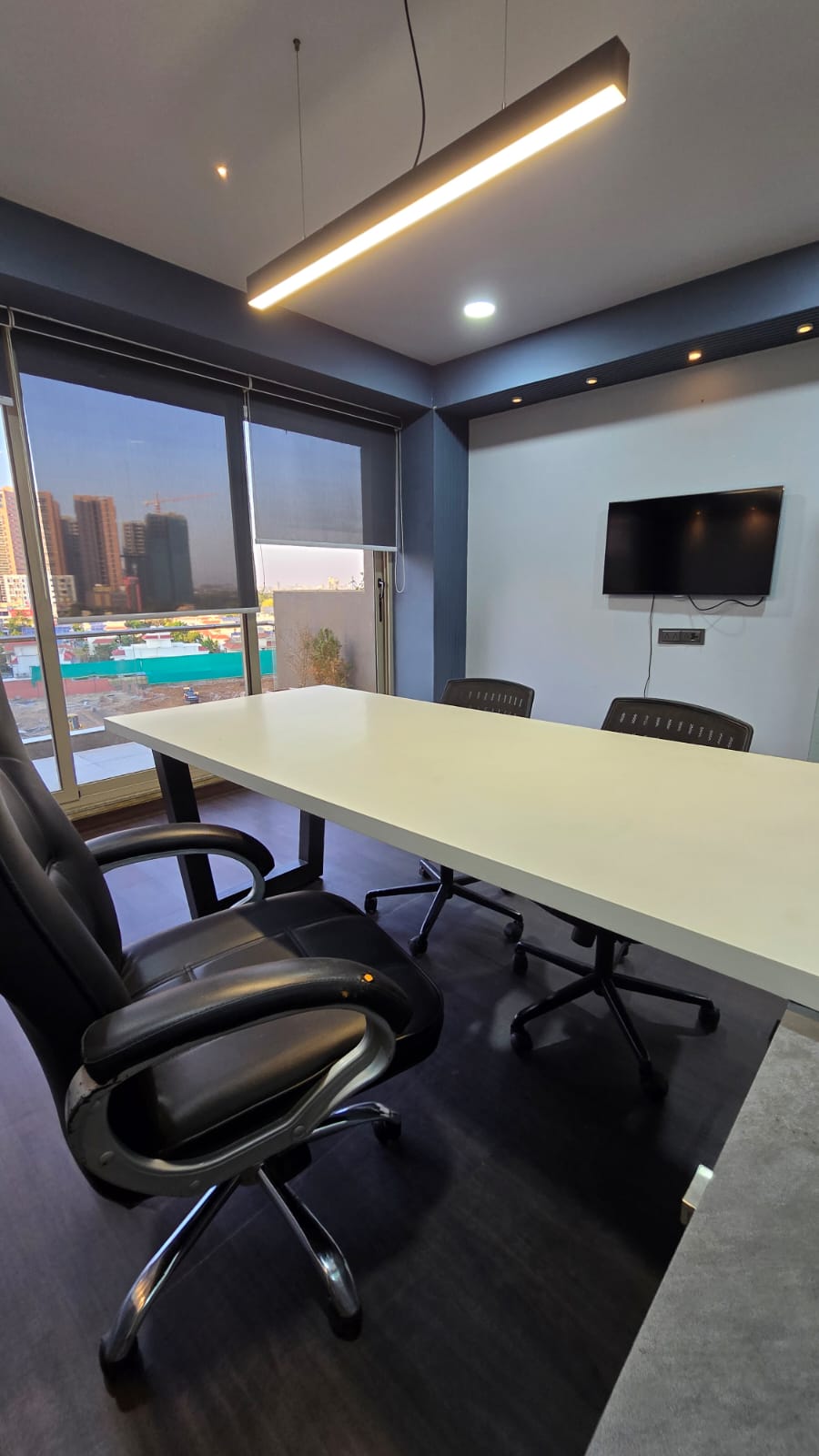 1471 Sq. Ft. Commercial Office for Rent in Iscon Ambli Road Ahmedabad - Media 11